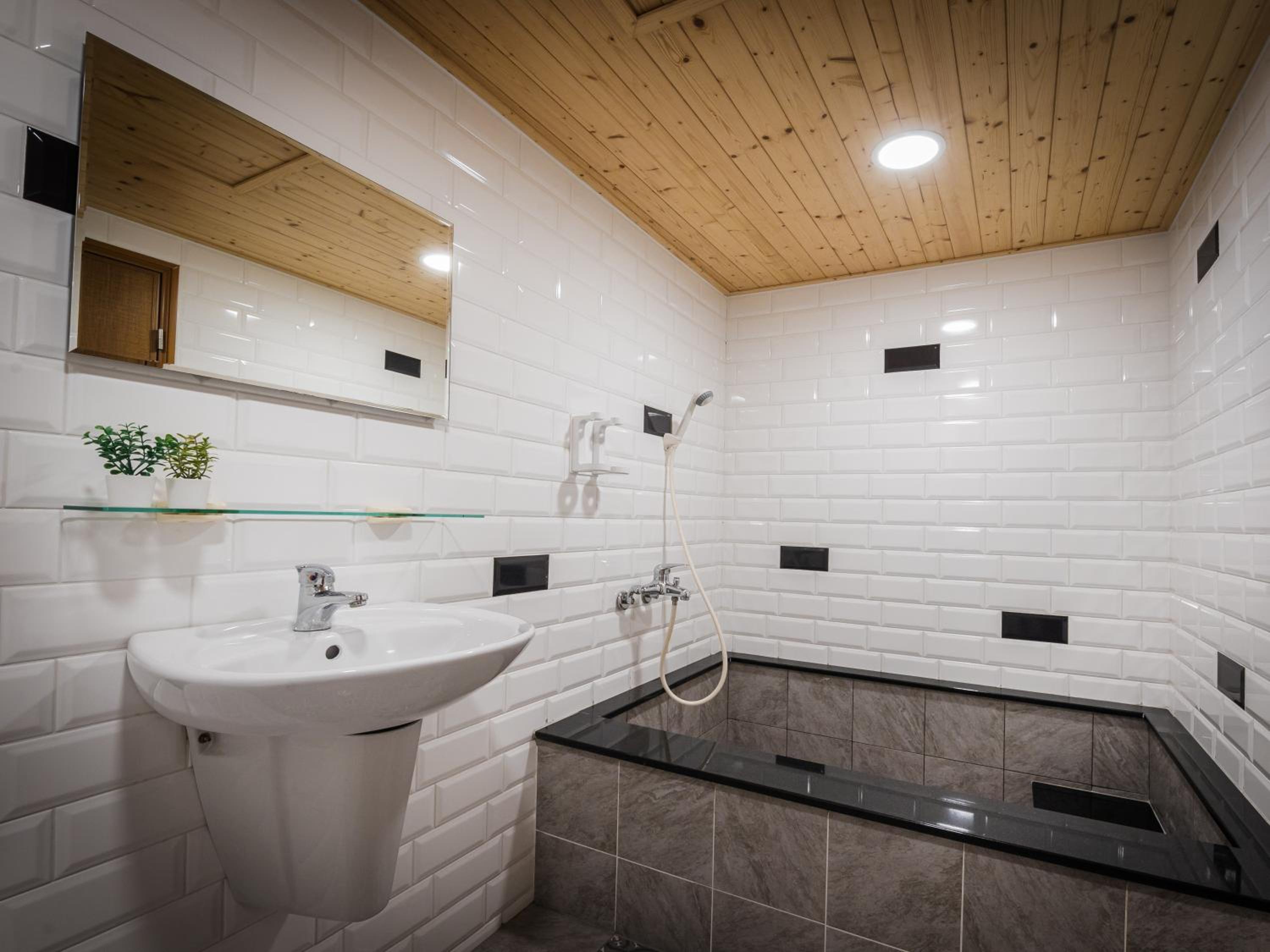 Triple Room with Bath photo 1
