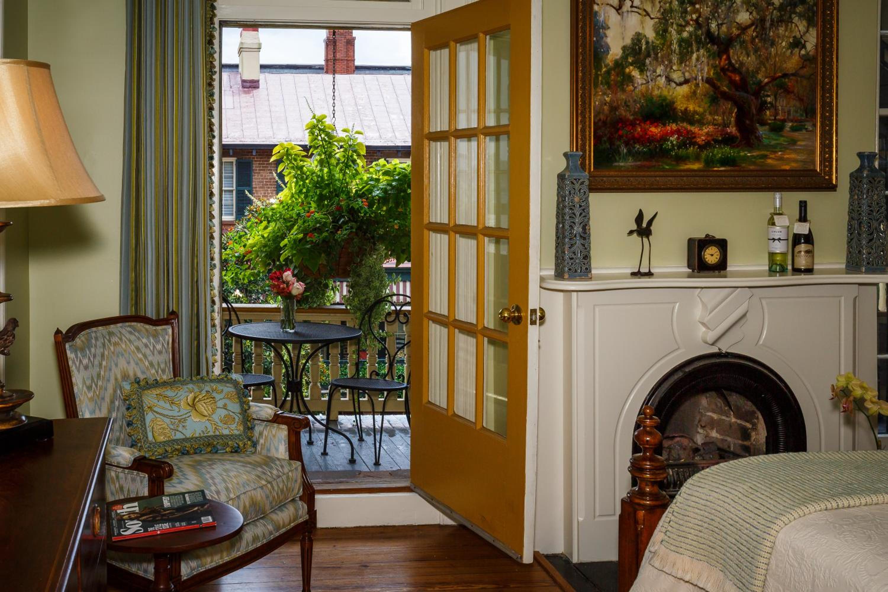 Eli Whitney Room - Classic Queen