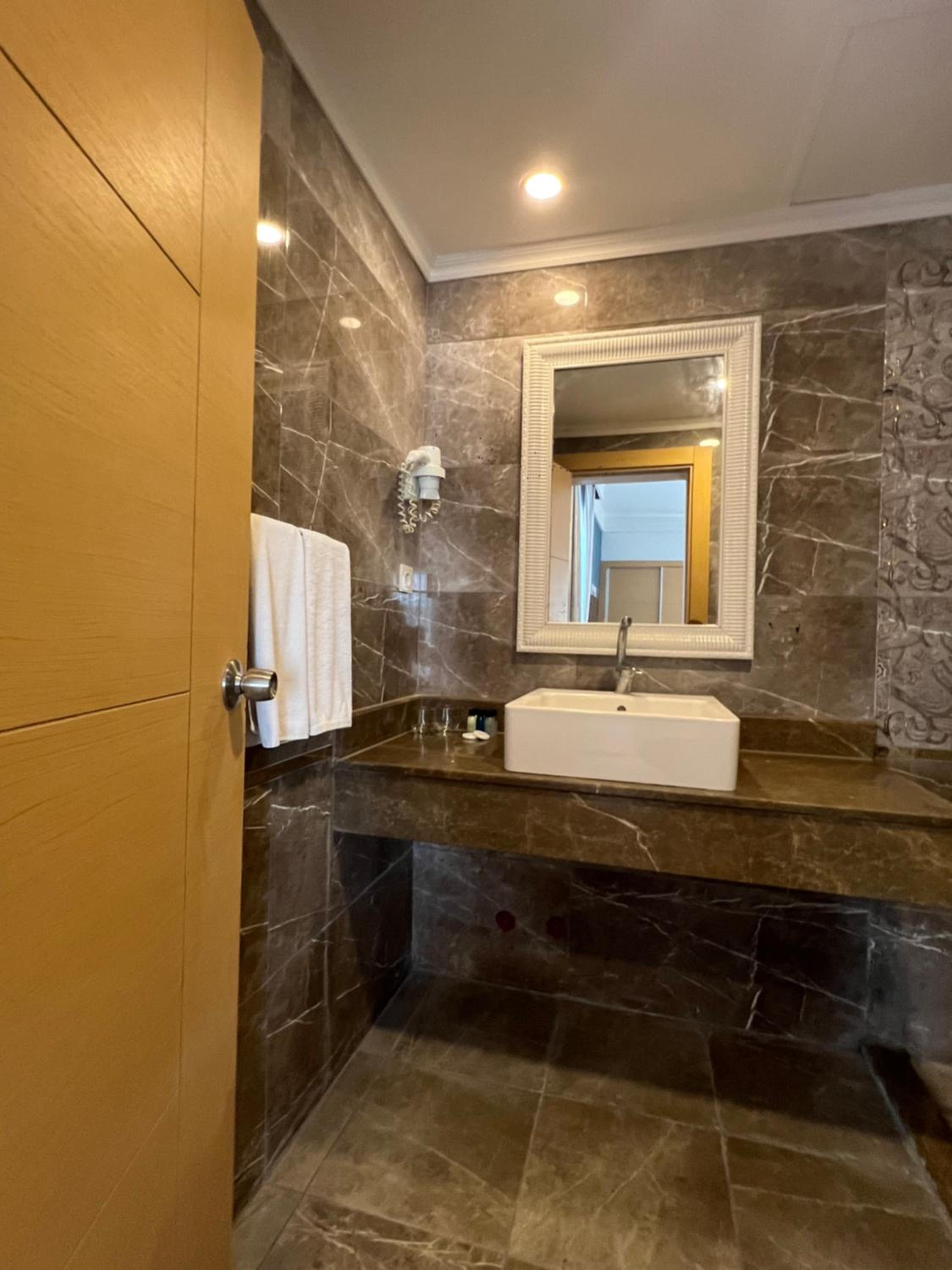 Standard Triple Room with Sea View