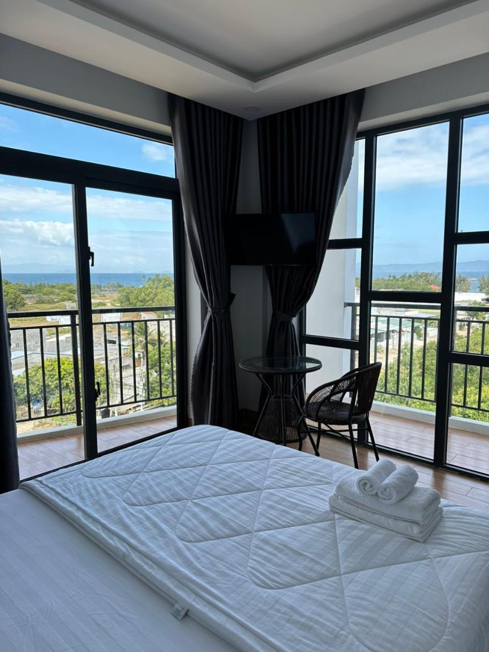Double Room with Balcony and Sea View