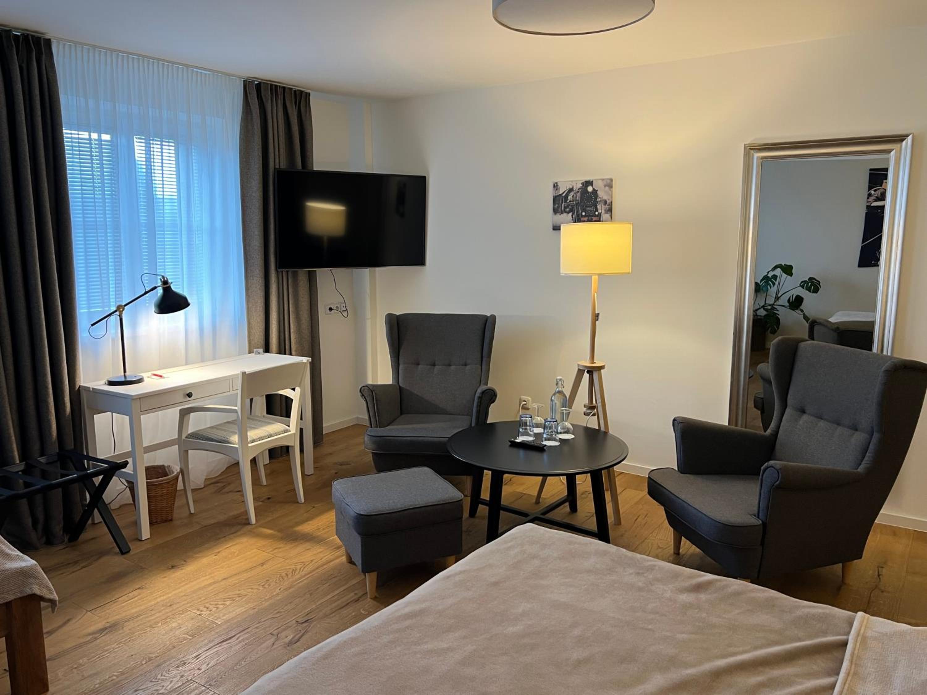 Standard Double Room - Photo 3