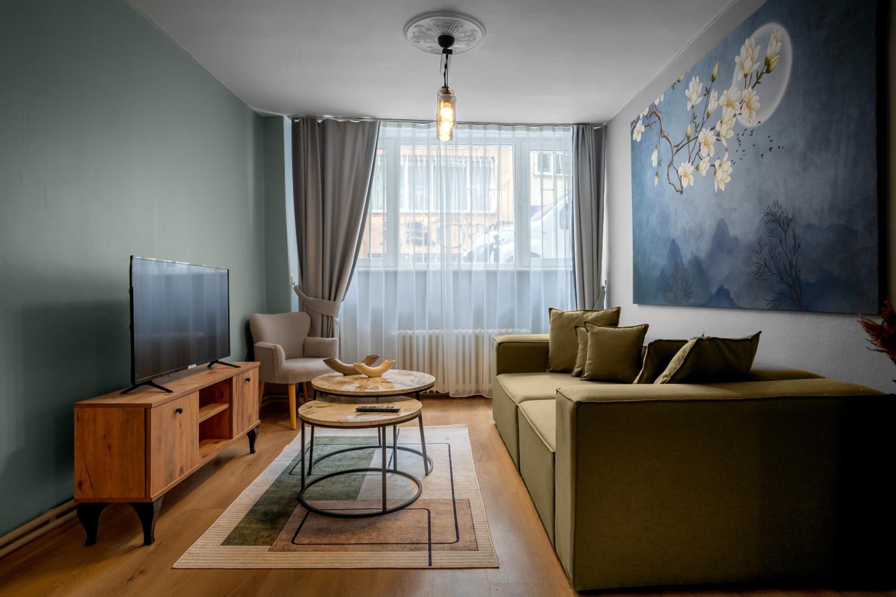 Three-Bedroom Apartment photo 1