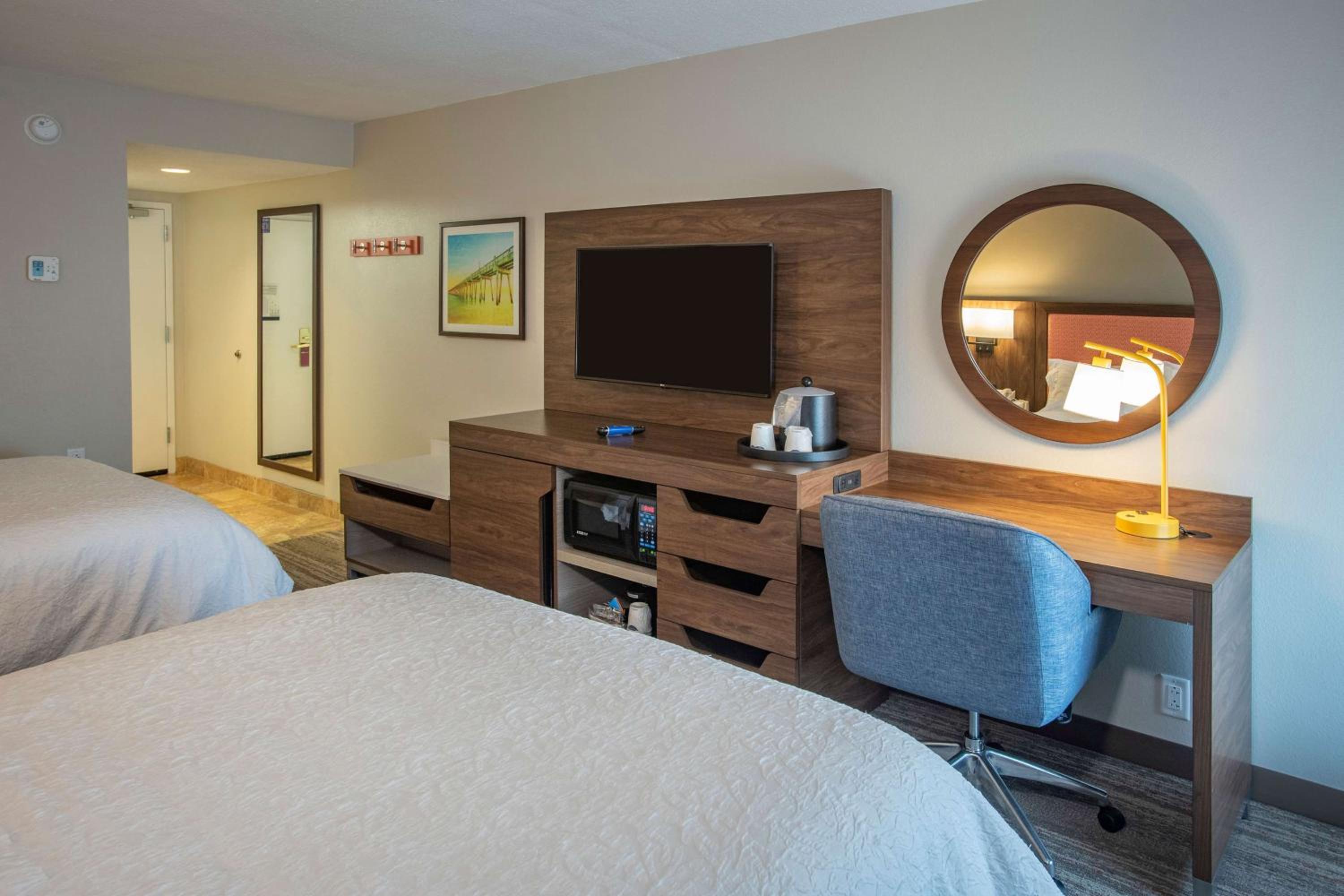 Queen Room with Two Queen Beds - Non-Smoking - Photo 1