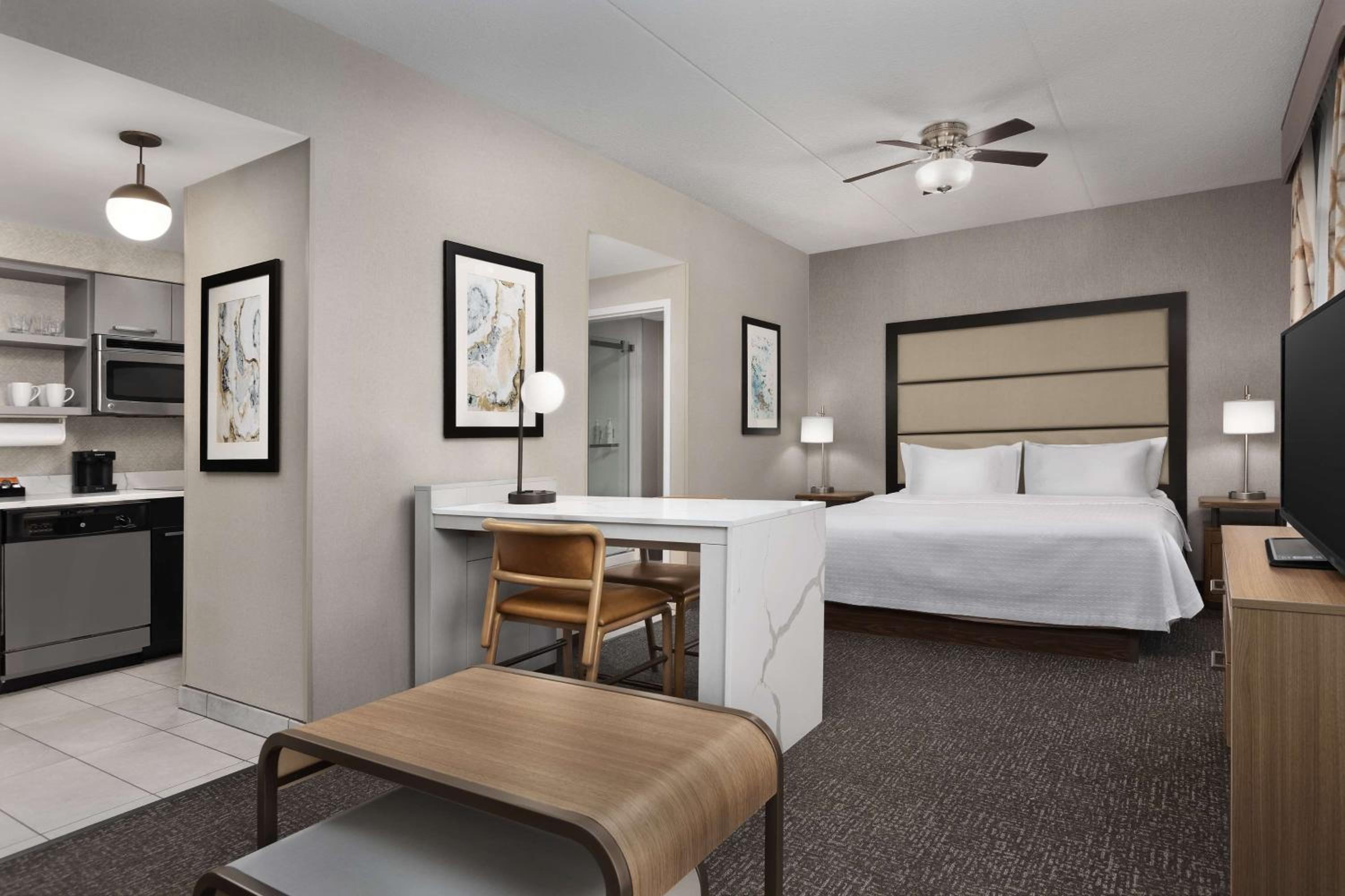 Non-Smoking King Studio Suite - Photo 1