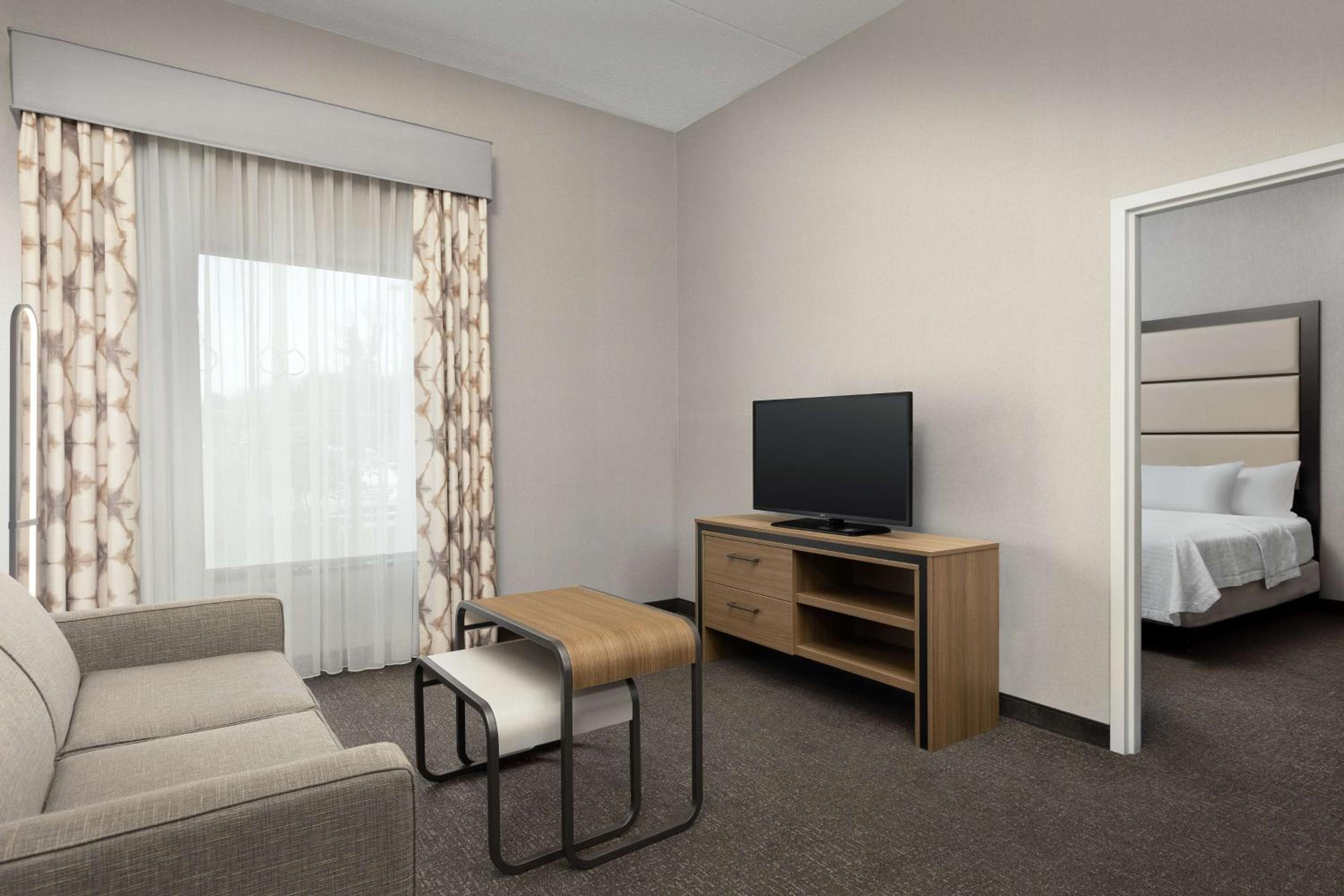 One-Bedroom Premium King Room - Photo 4