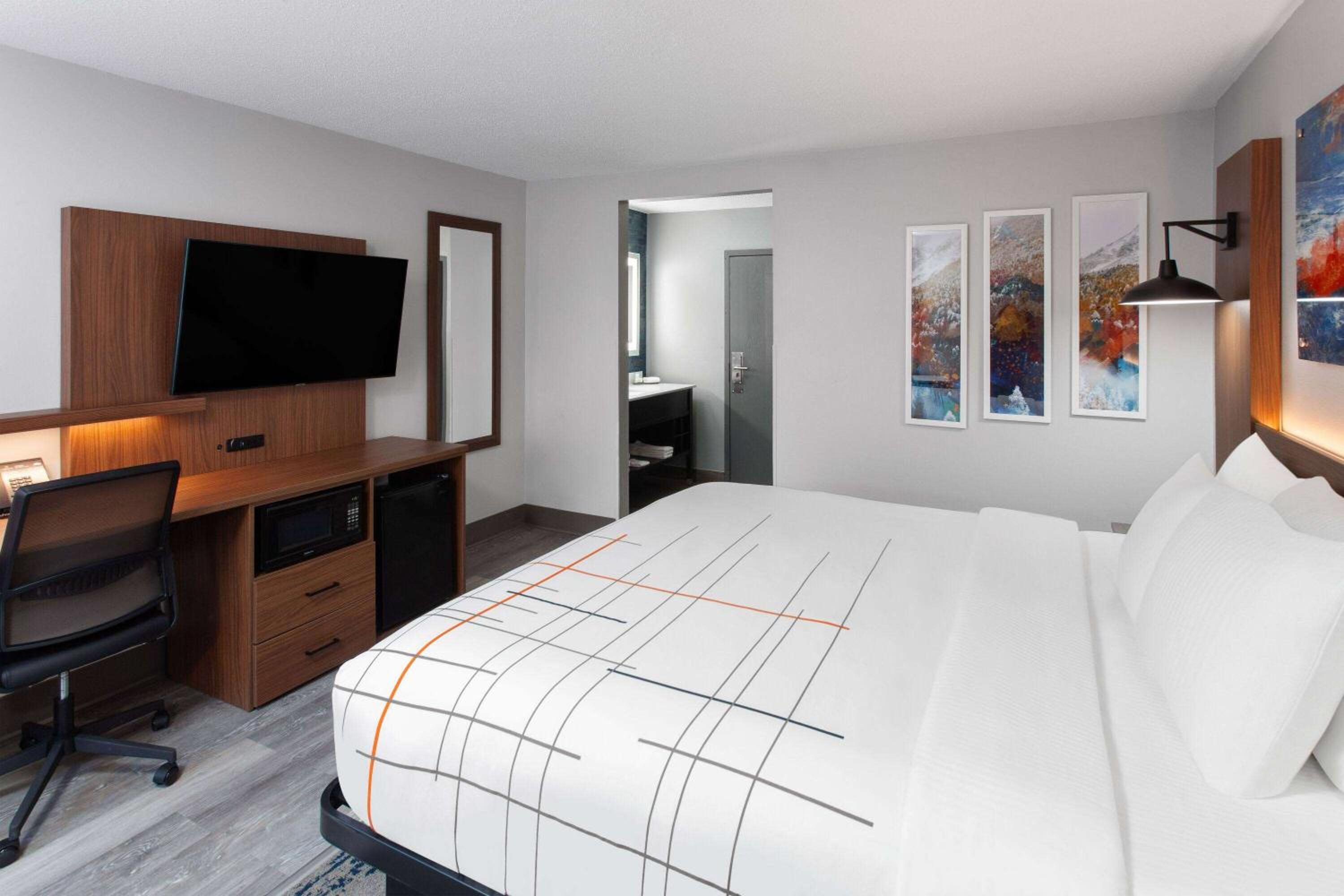 Executive King Room - Photo 9