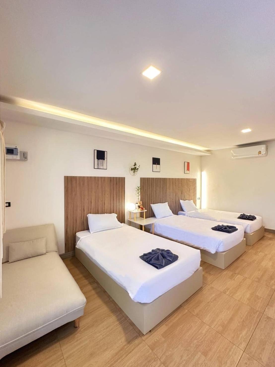Deluxe Family Room