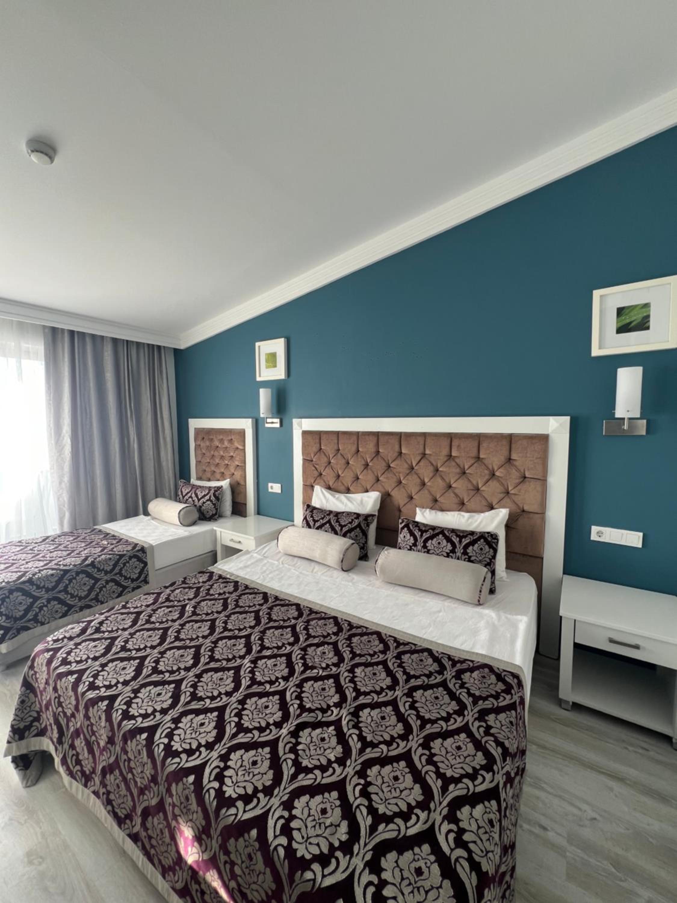 Standard Triple Room with Sea View