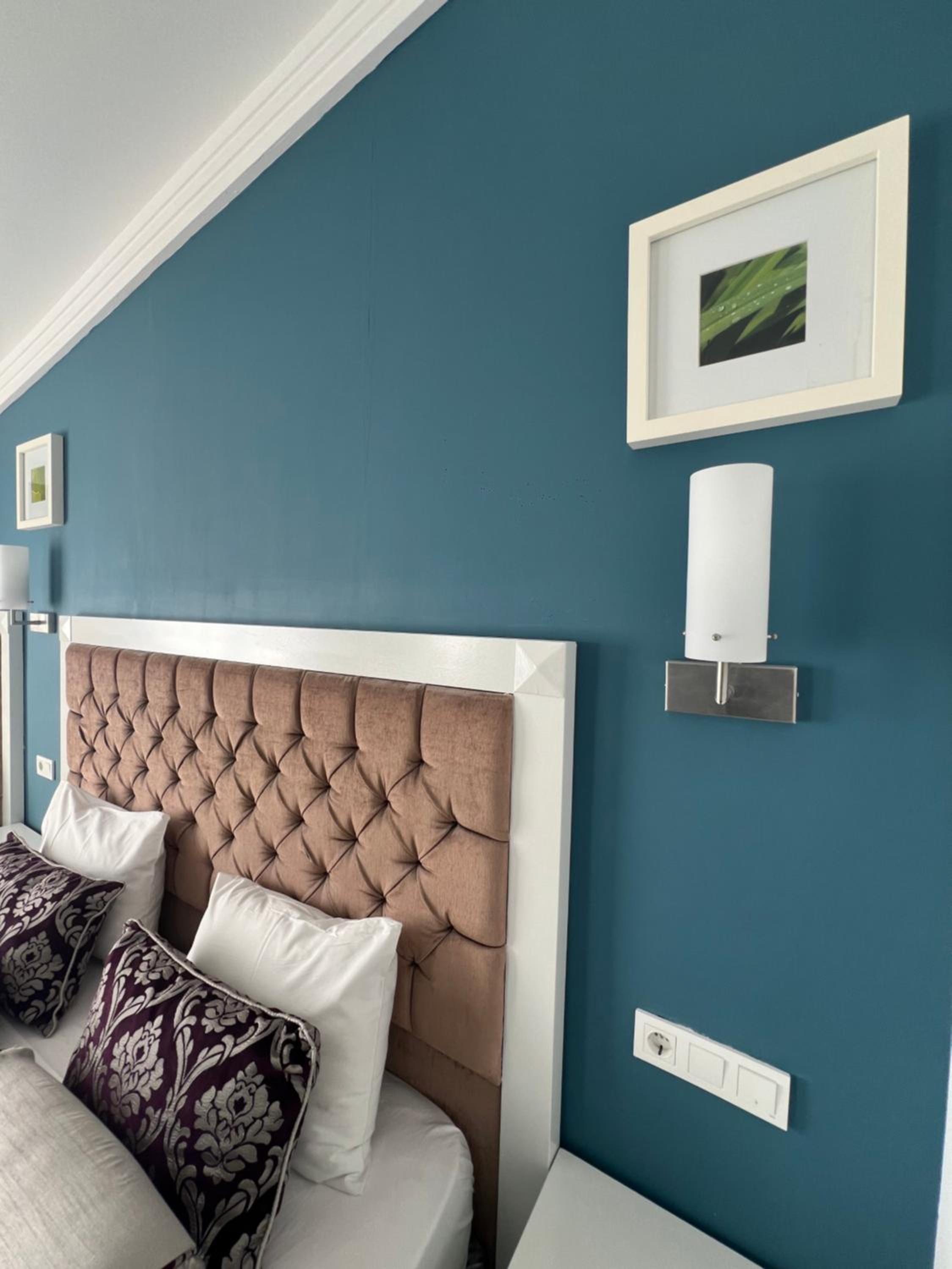 Standard Triple Room with Sea View thumbnail 5