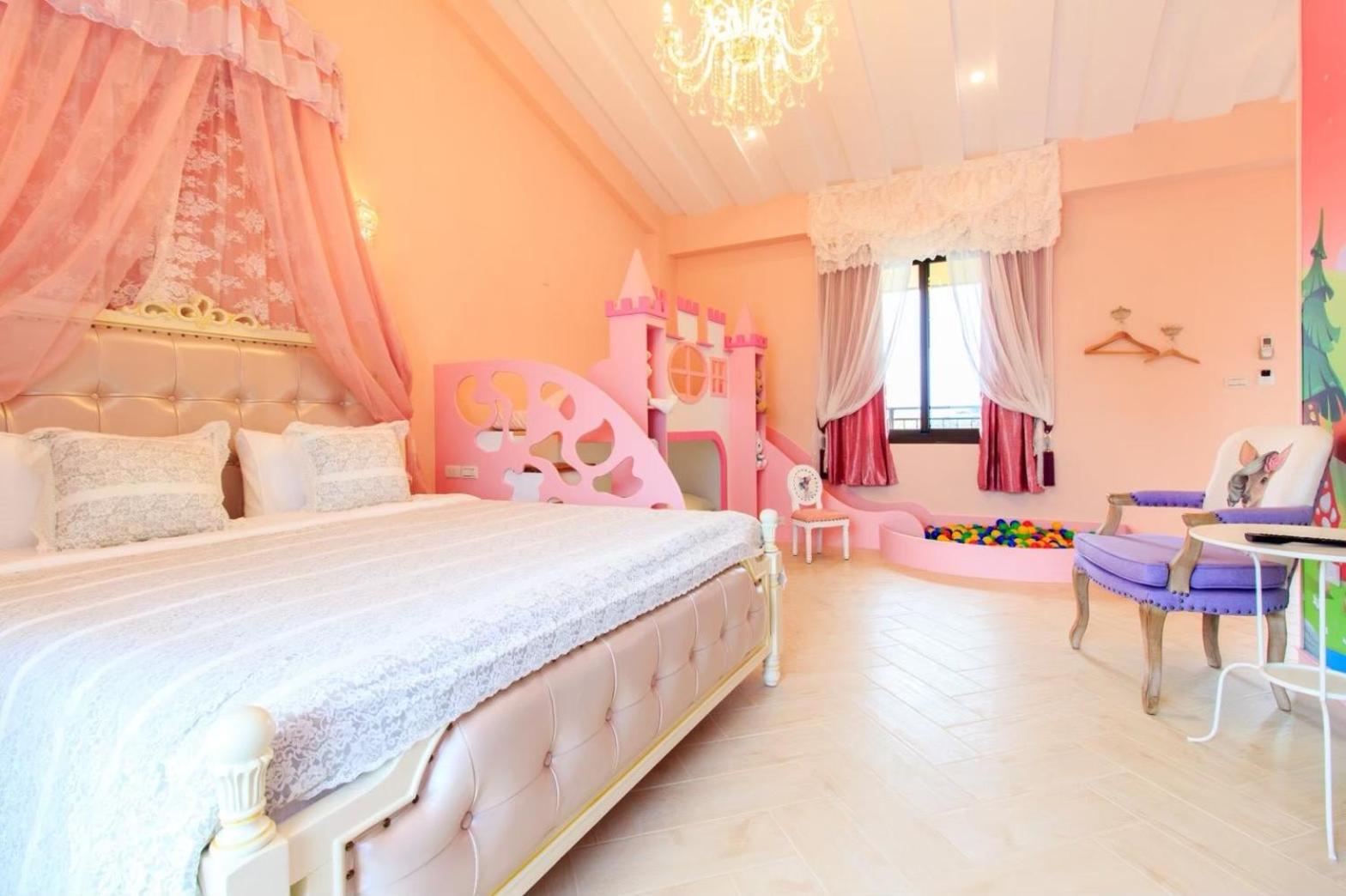 Quadruple Room with Bath photo 1