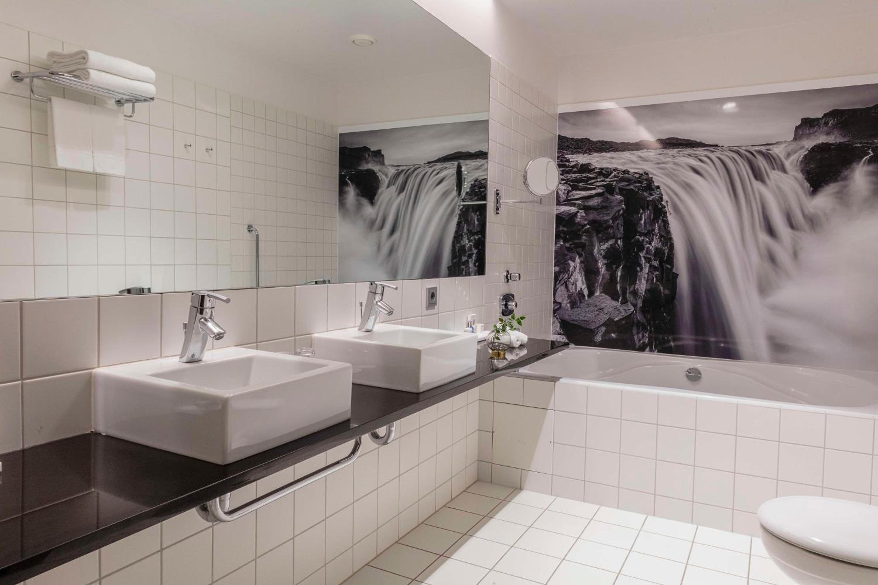 Suite - Photo 3