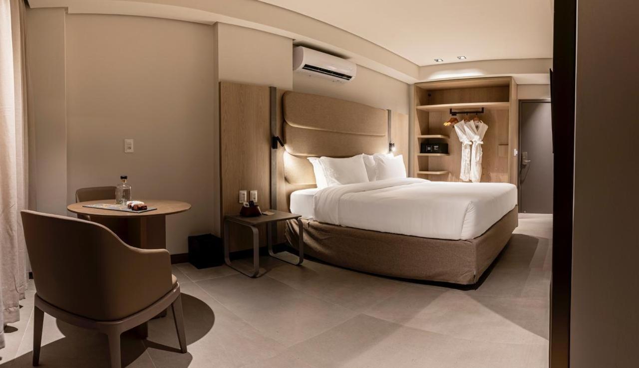 Suite with Balcony photo 3