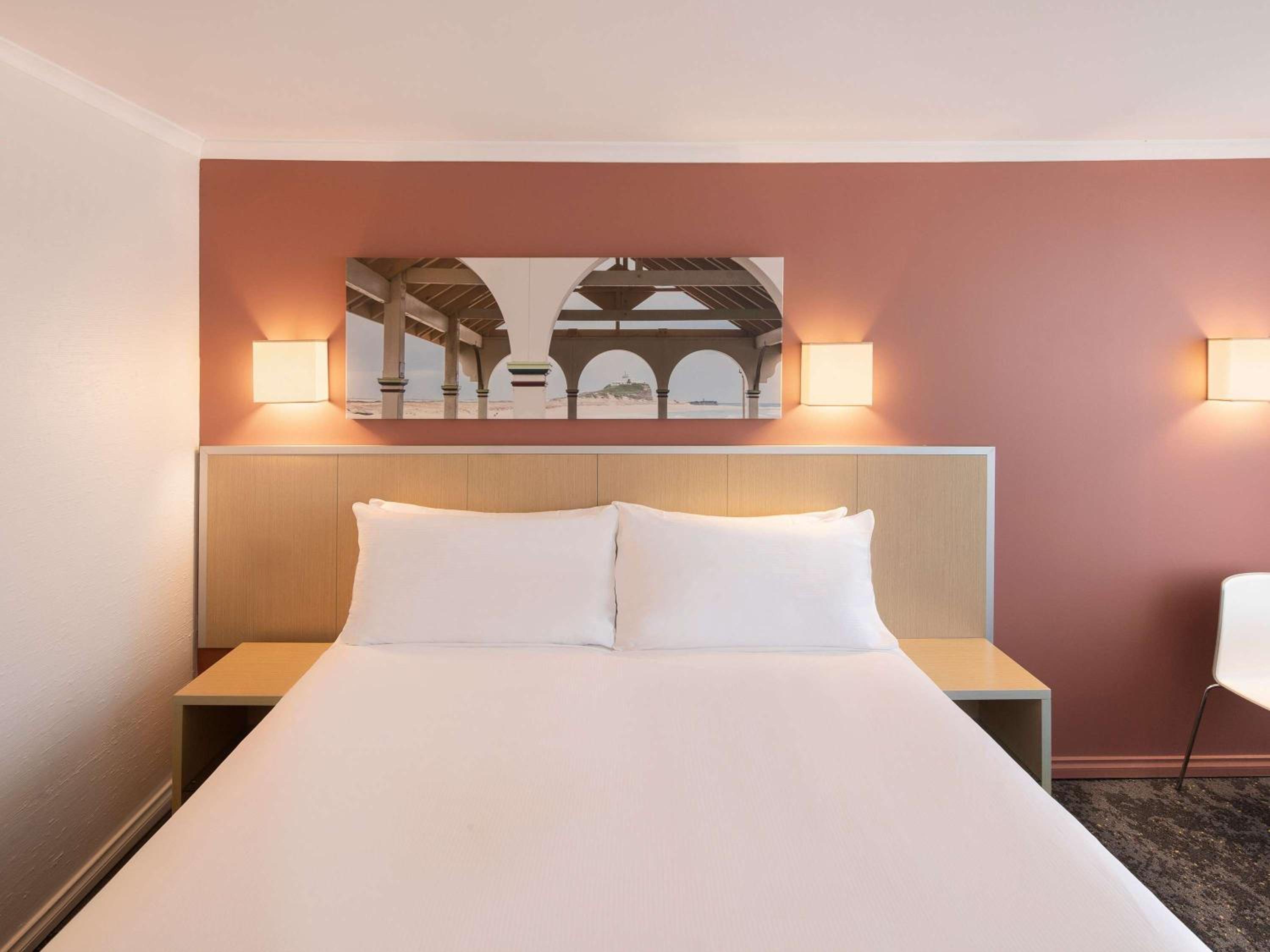 Standard King Room - Photo 5