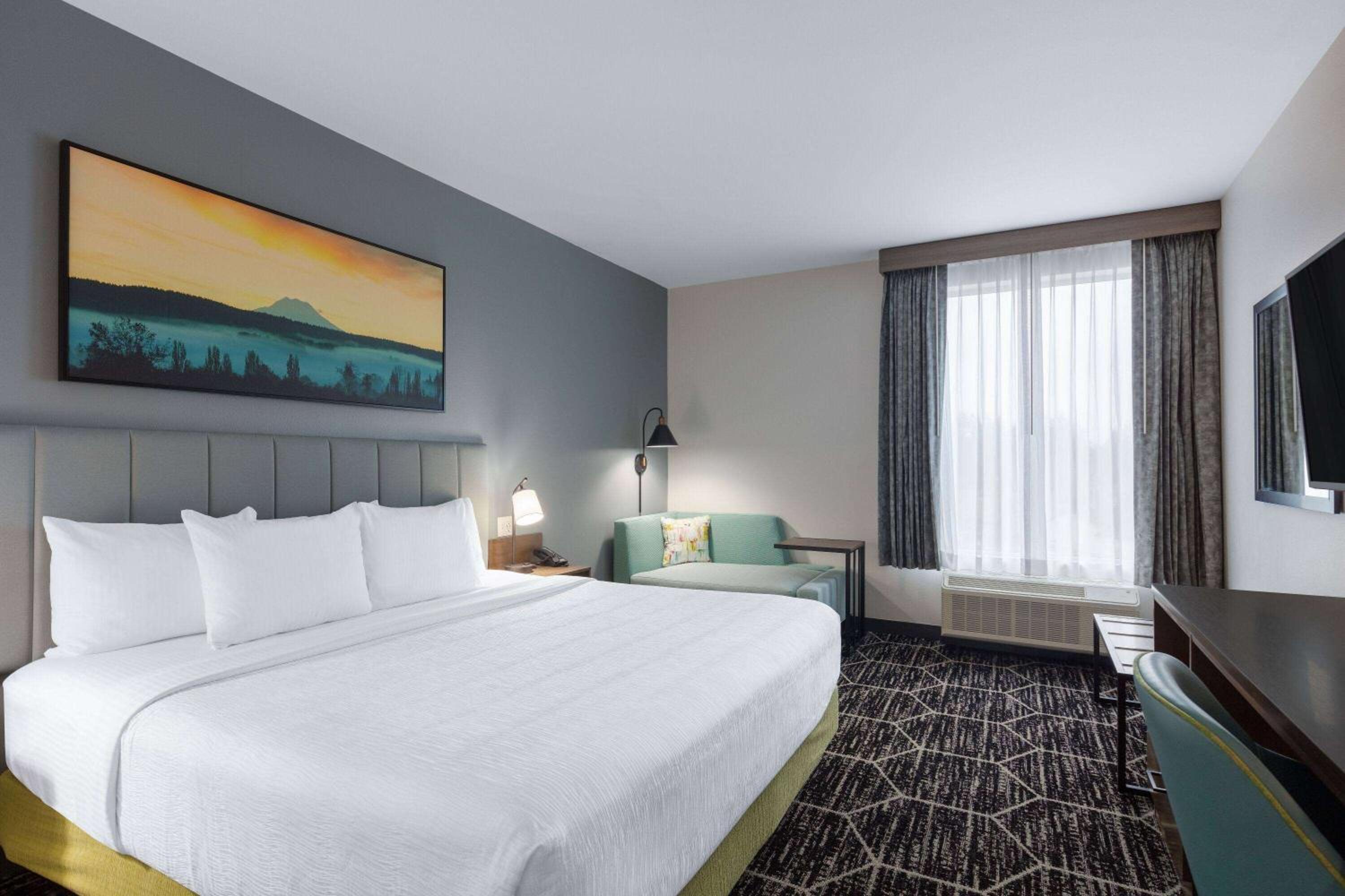 King Room - Non-Smoking - Photo 2