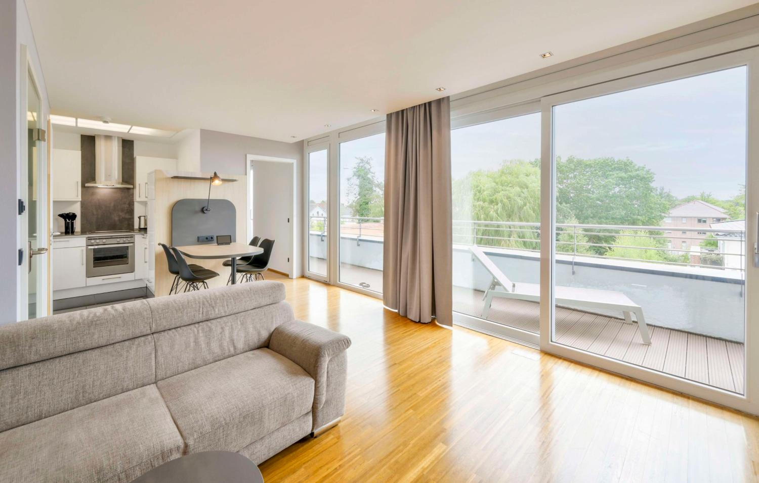 Three-Room Apartment with Double Bed and Balcony - Non-Smoking - Photo 1