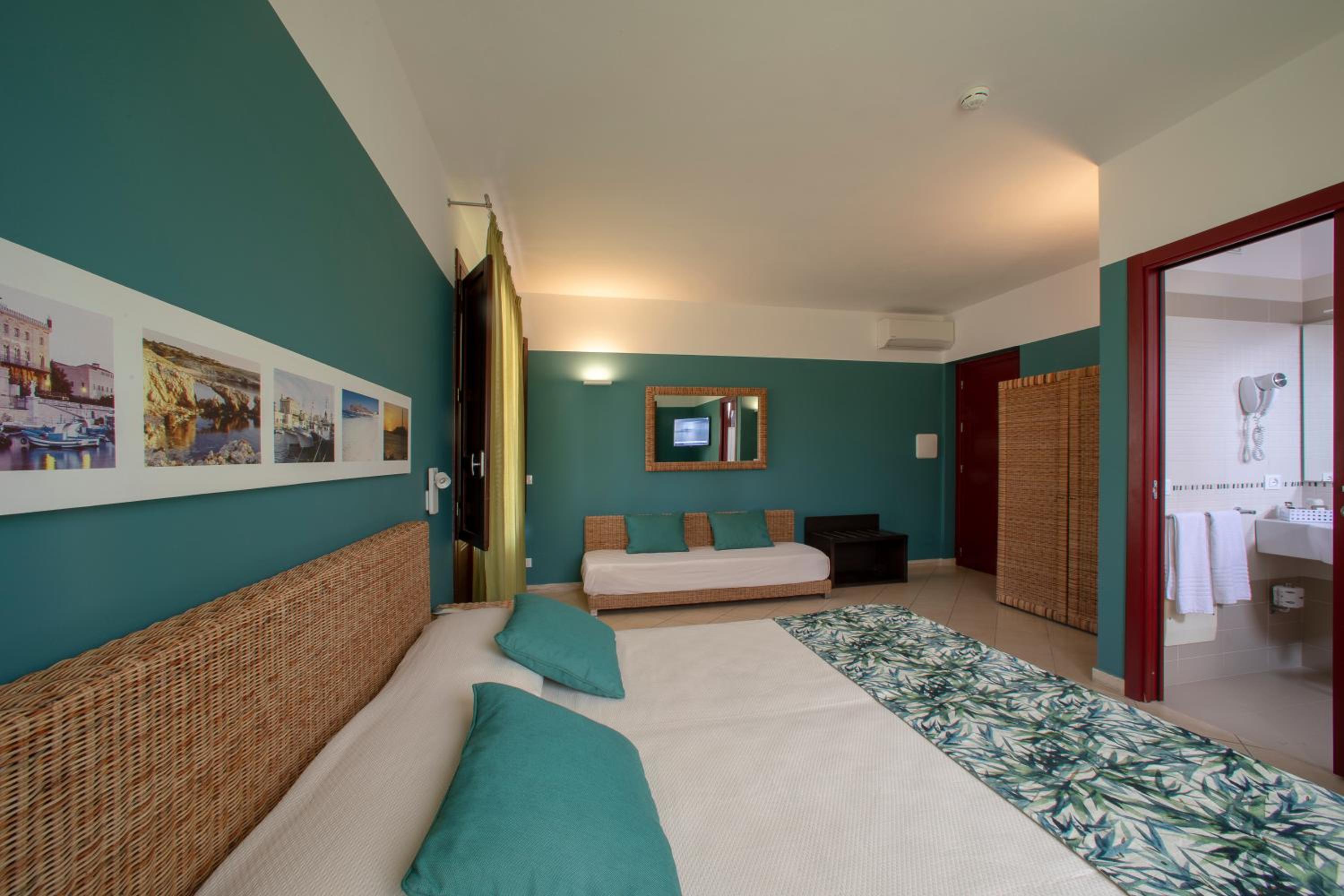 Triple Room with Terrace