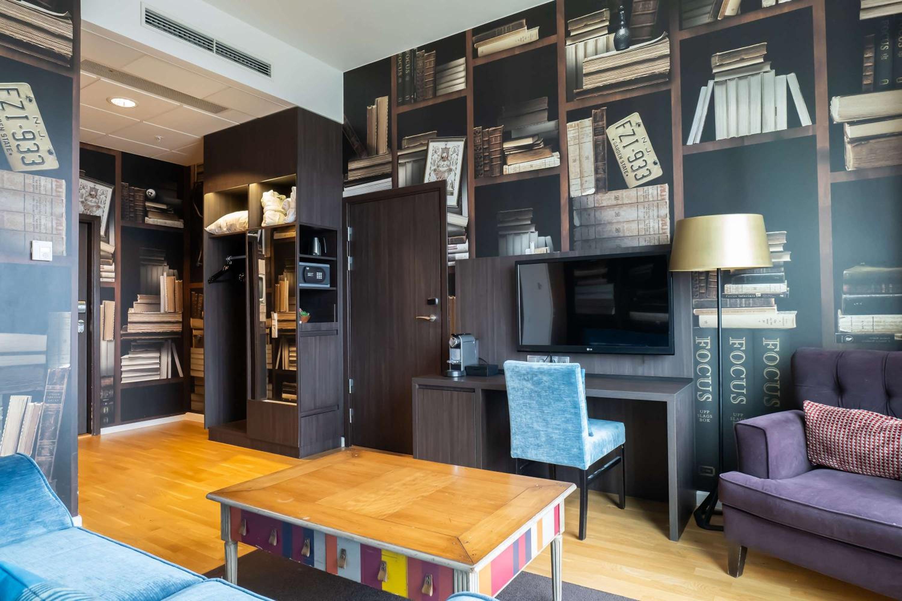 Junior King Suite
