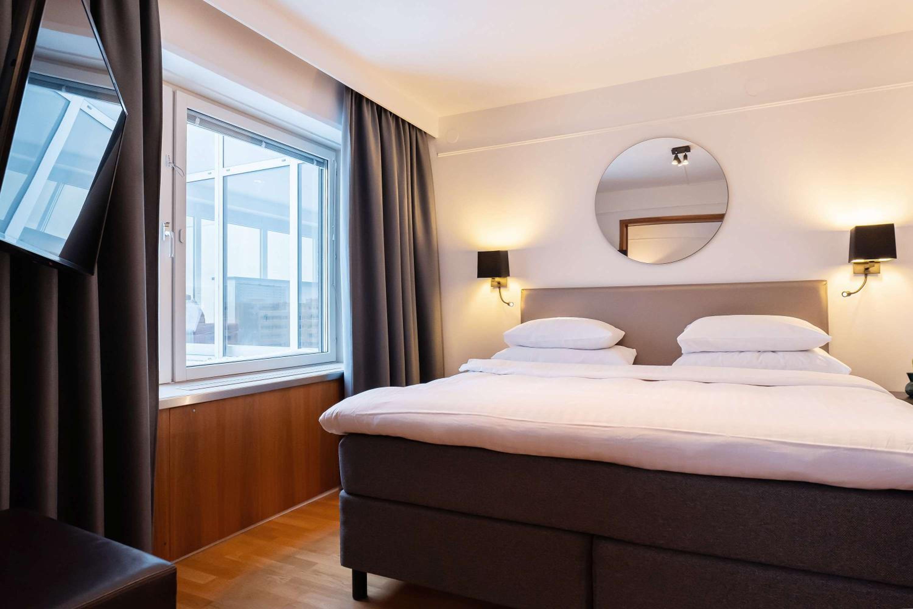 Junior King Suite - Photo 8
