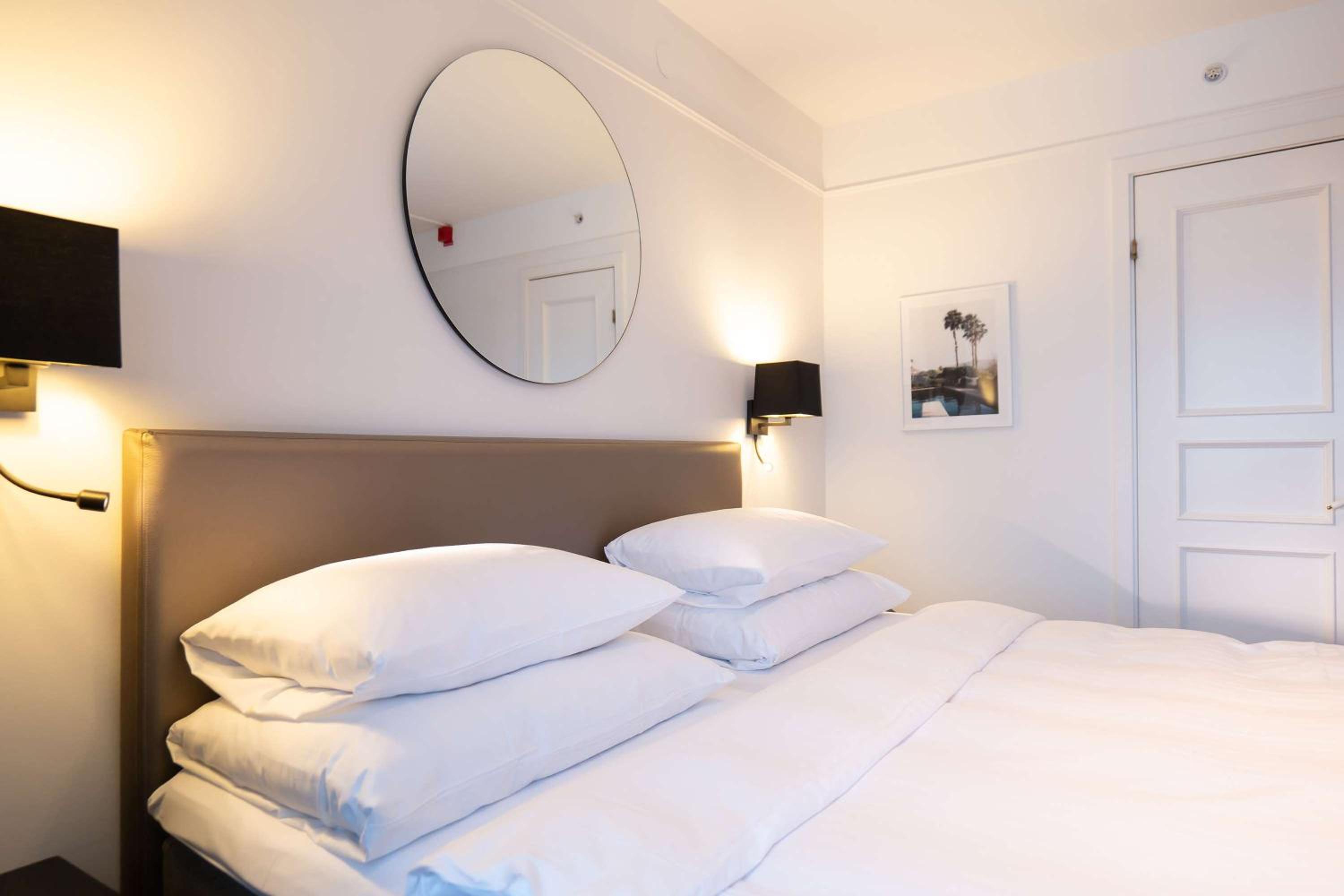 Junior King Suite - Photo 3