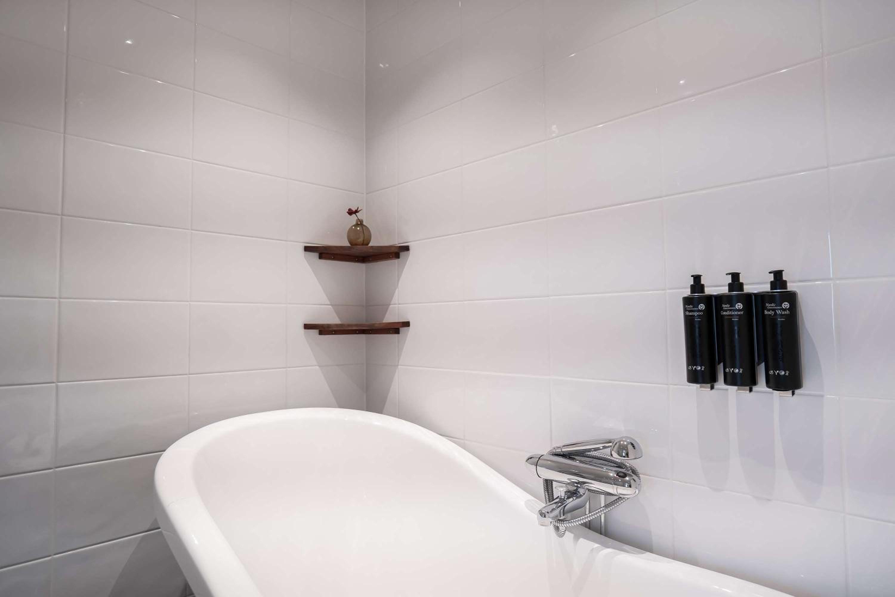 Junior King Suite - Photo 2
