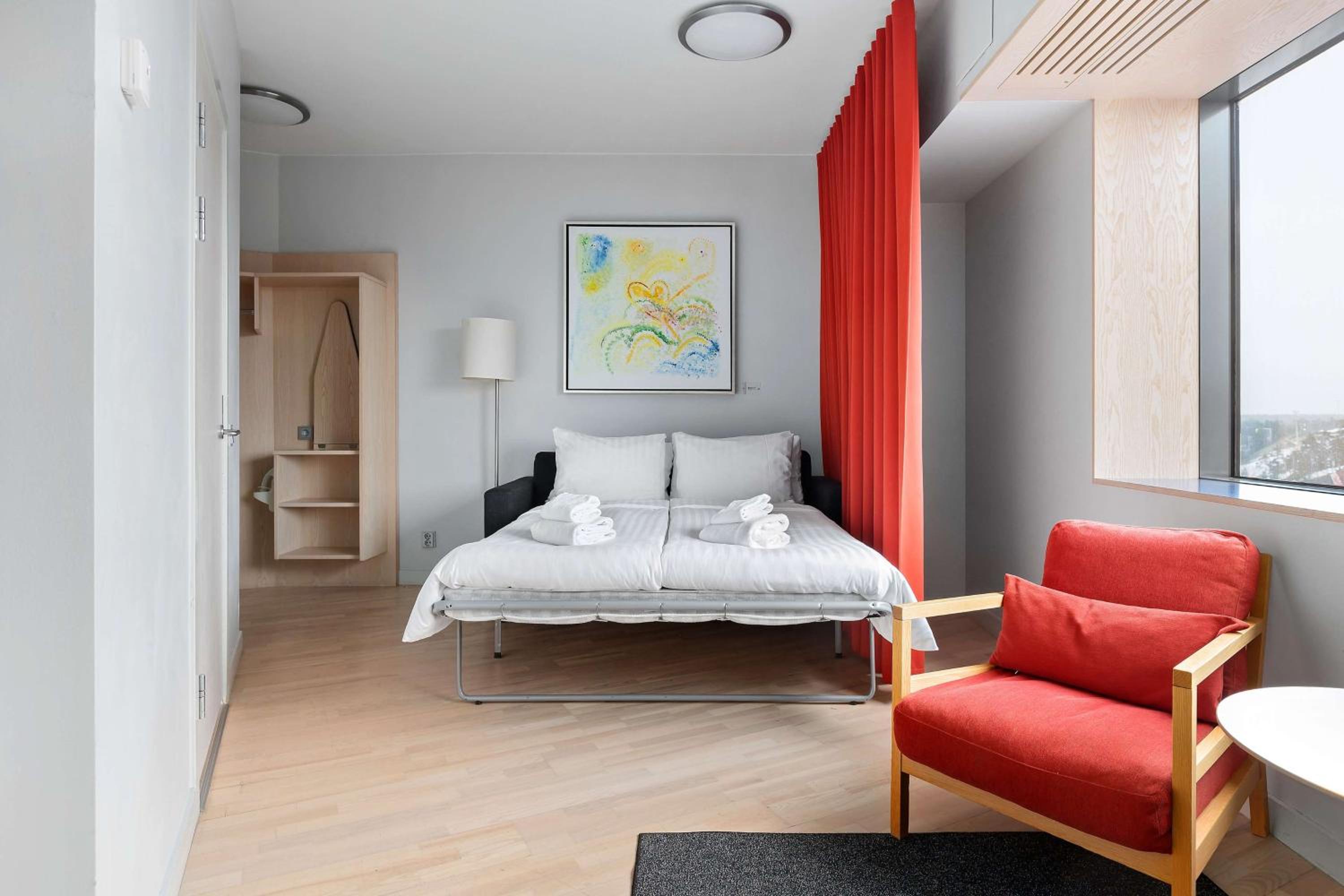 Family Room with One King Bed and Sofa Bed - Photo 6