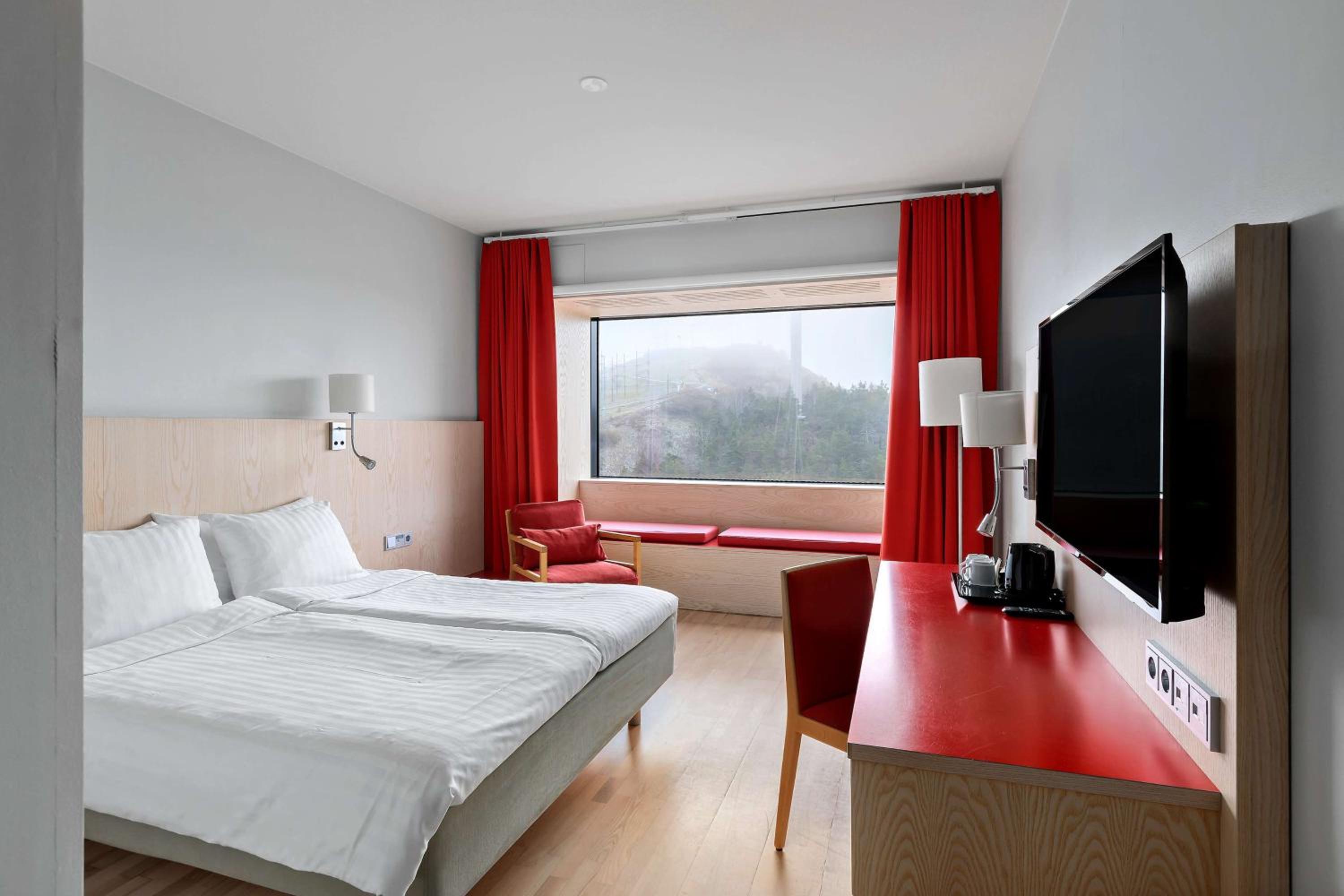Standard Twin Room - Photo 3