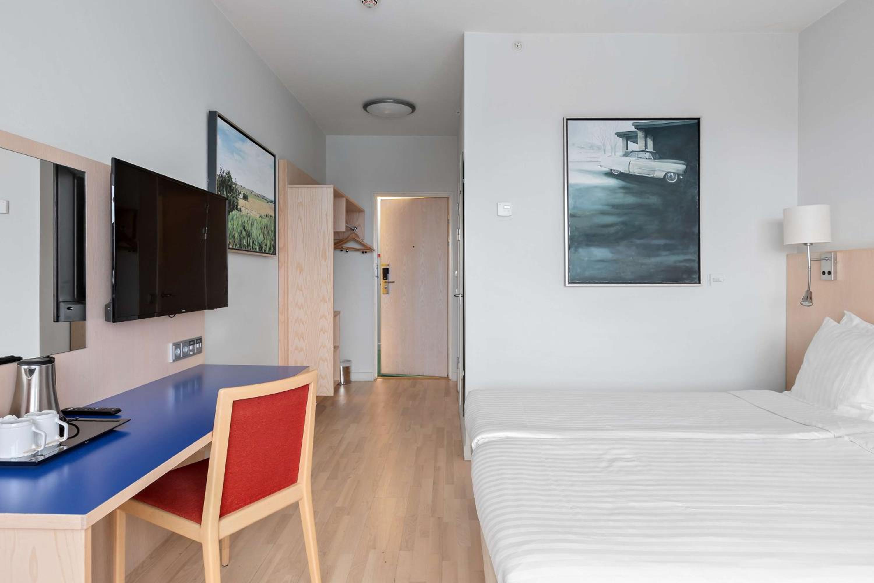 Standard Twin Room - Photo 4