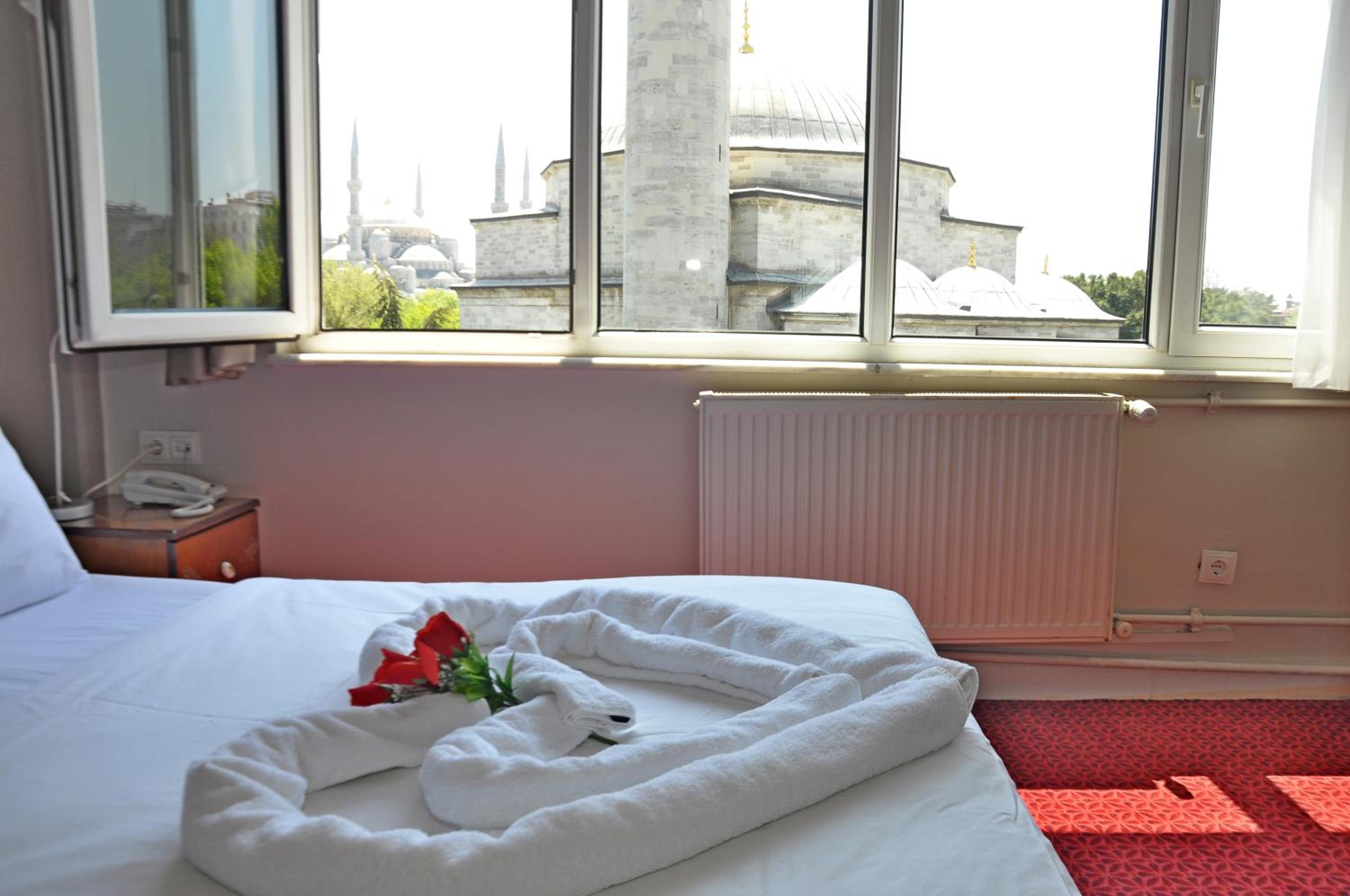 Double Room with Private Bathroom photo 3