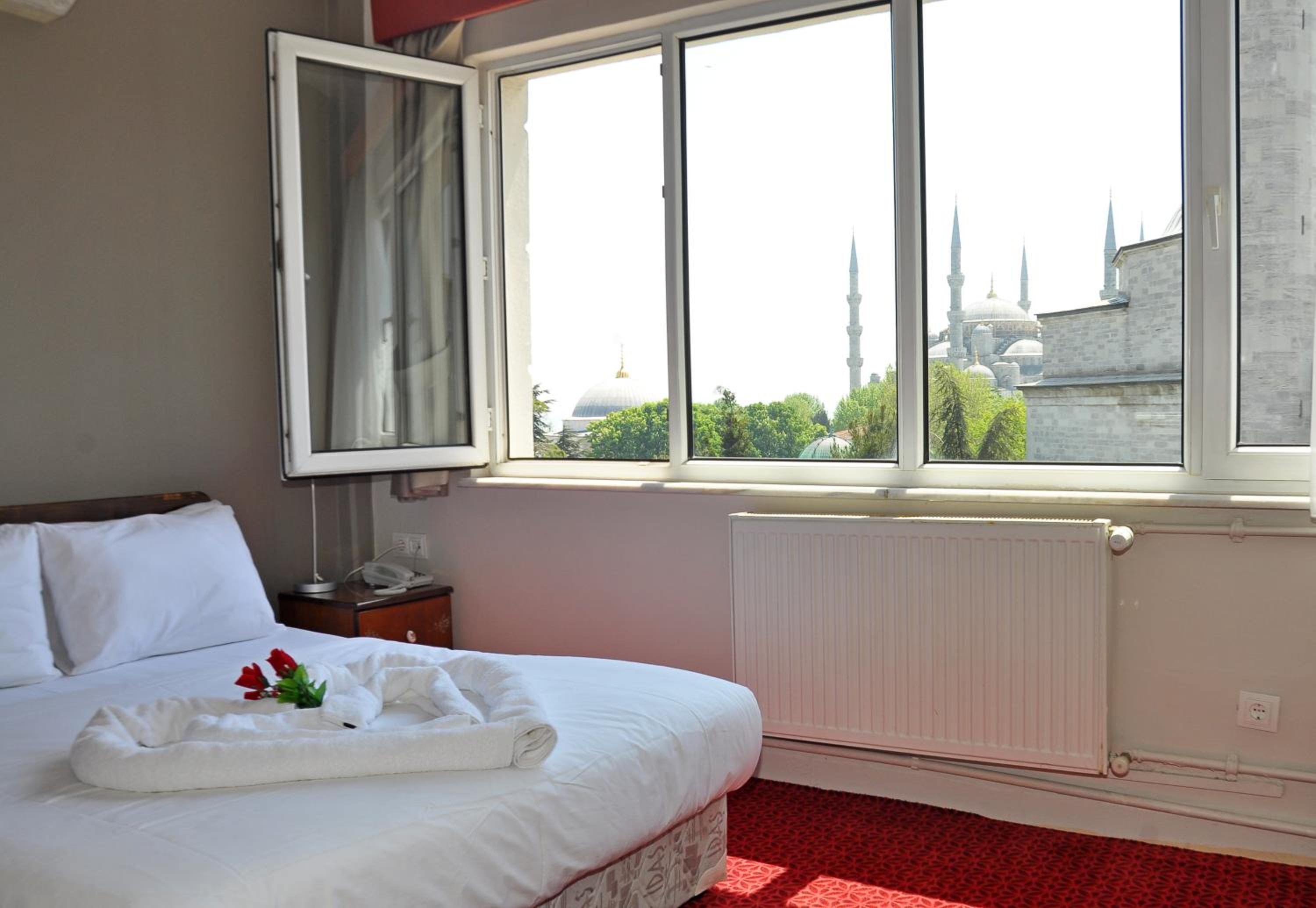 Single Room with Bathroom photo 1