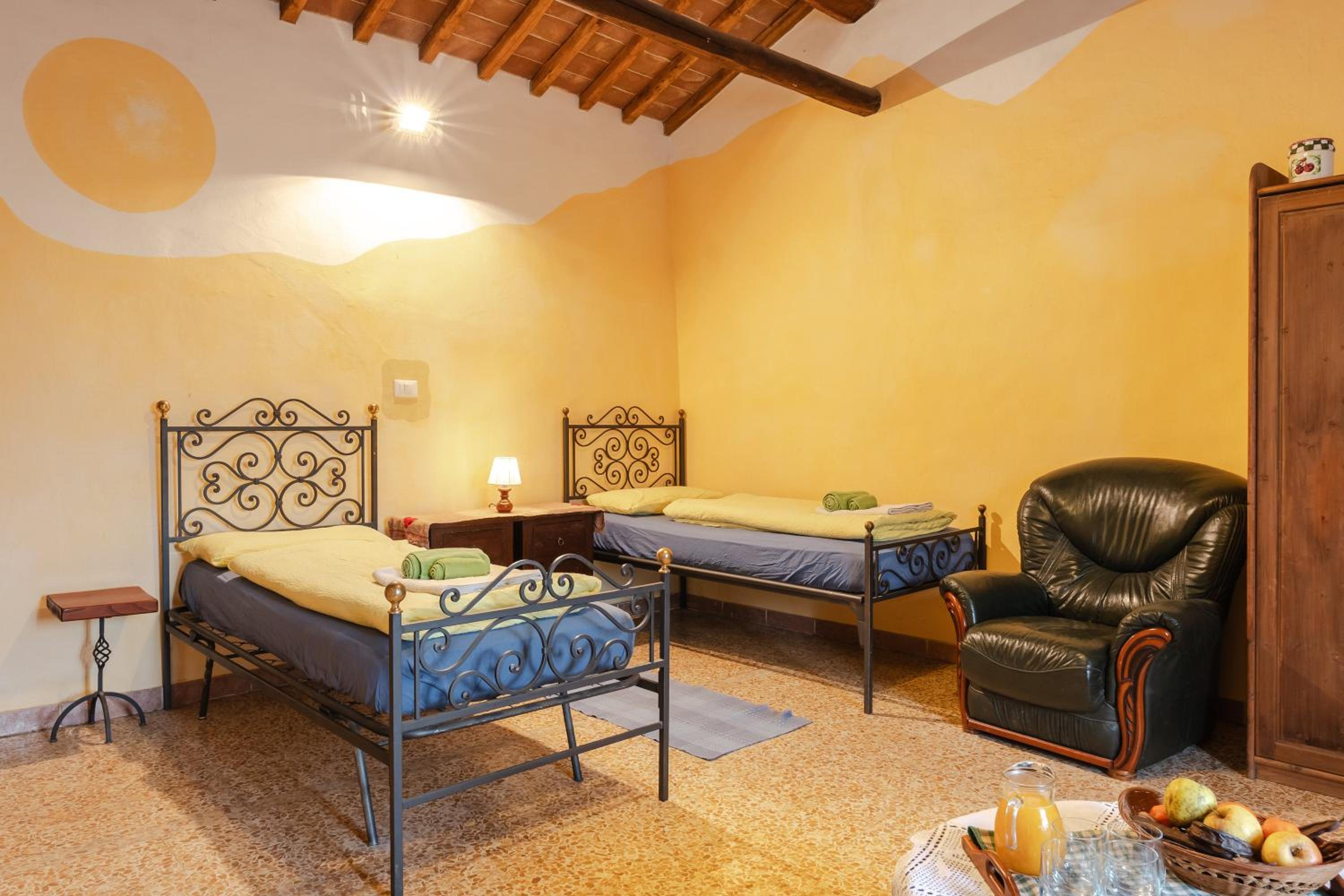 Three-Bedroom Premium Apartment with Balcony photo 3