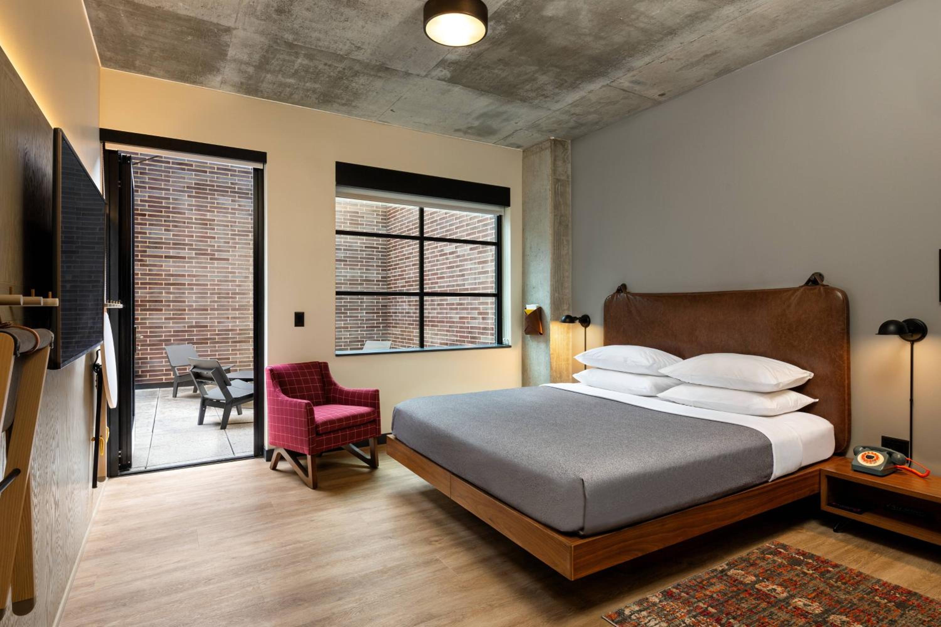 King Room with Balcony and Roll-In Shower - Mobility Access