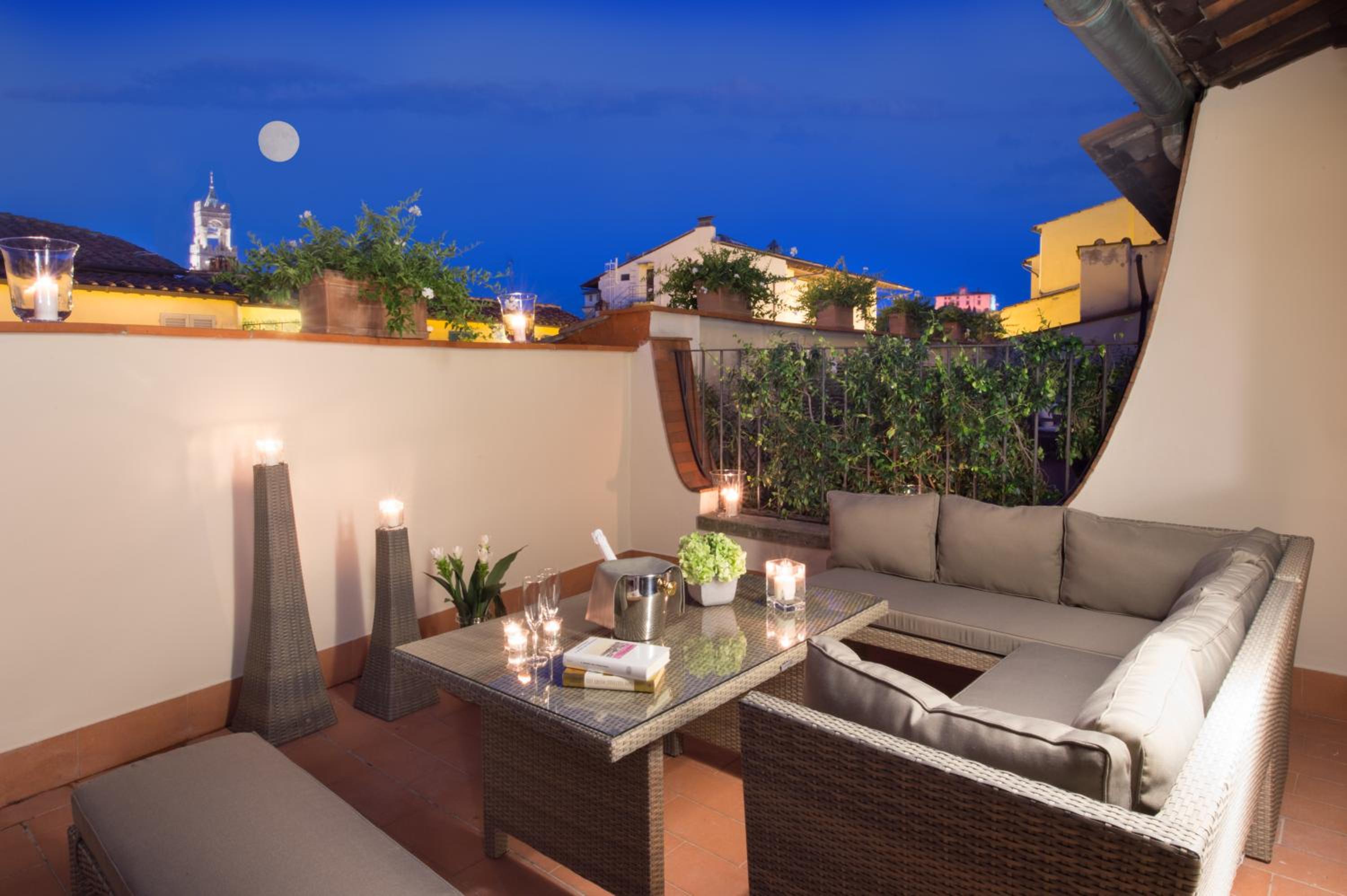 Deluxe Suite with Terrace photo 2