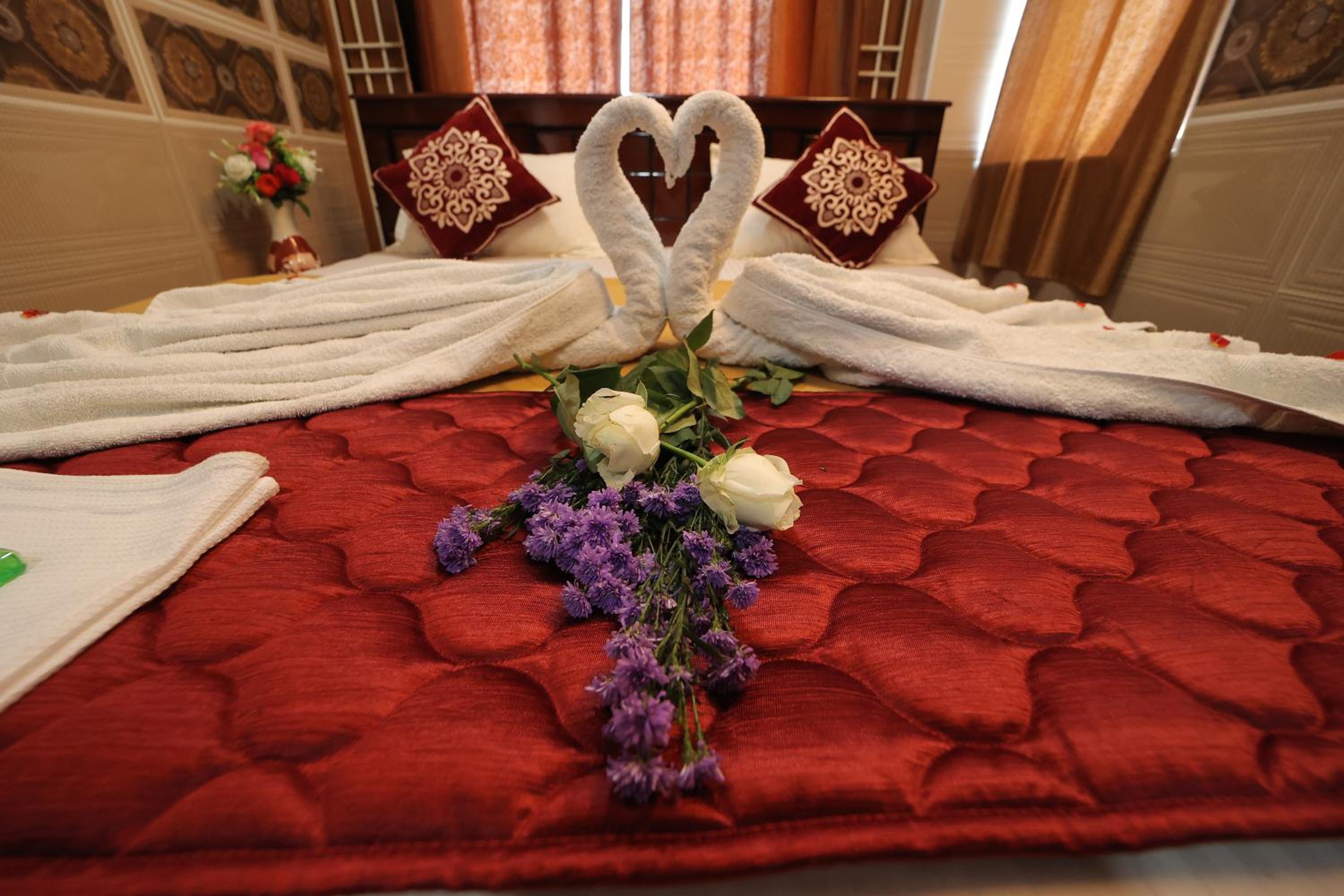 Deluxe Double Room (2 Adults + 1 Child) - Photo 22