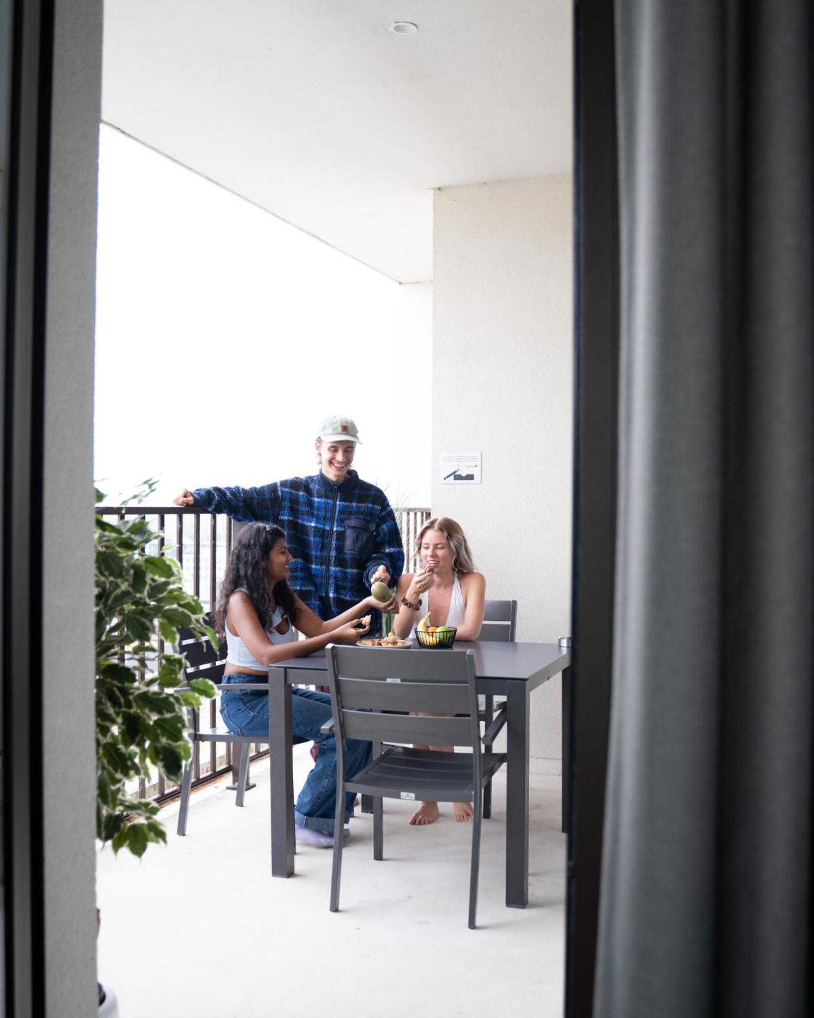 One-Bedroom Suite with Balcony thumbnail 5
