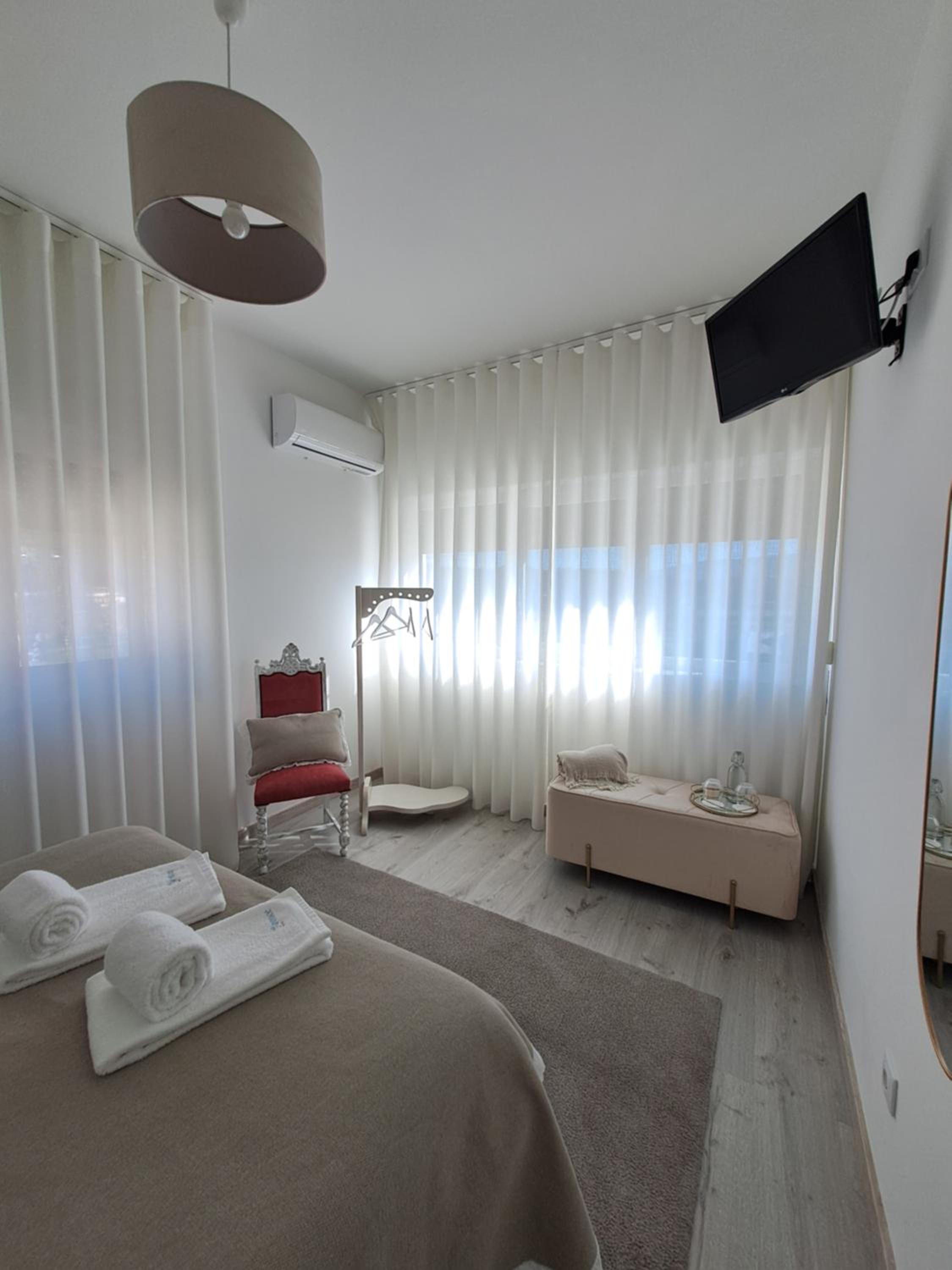 Double Room - Photo 18