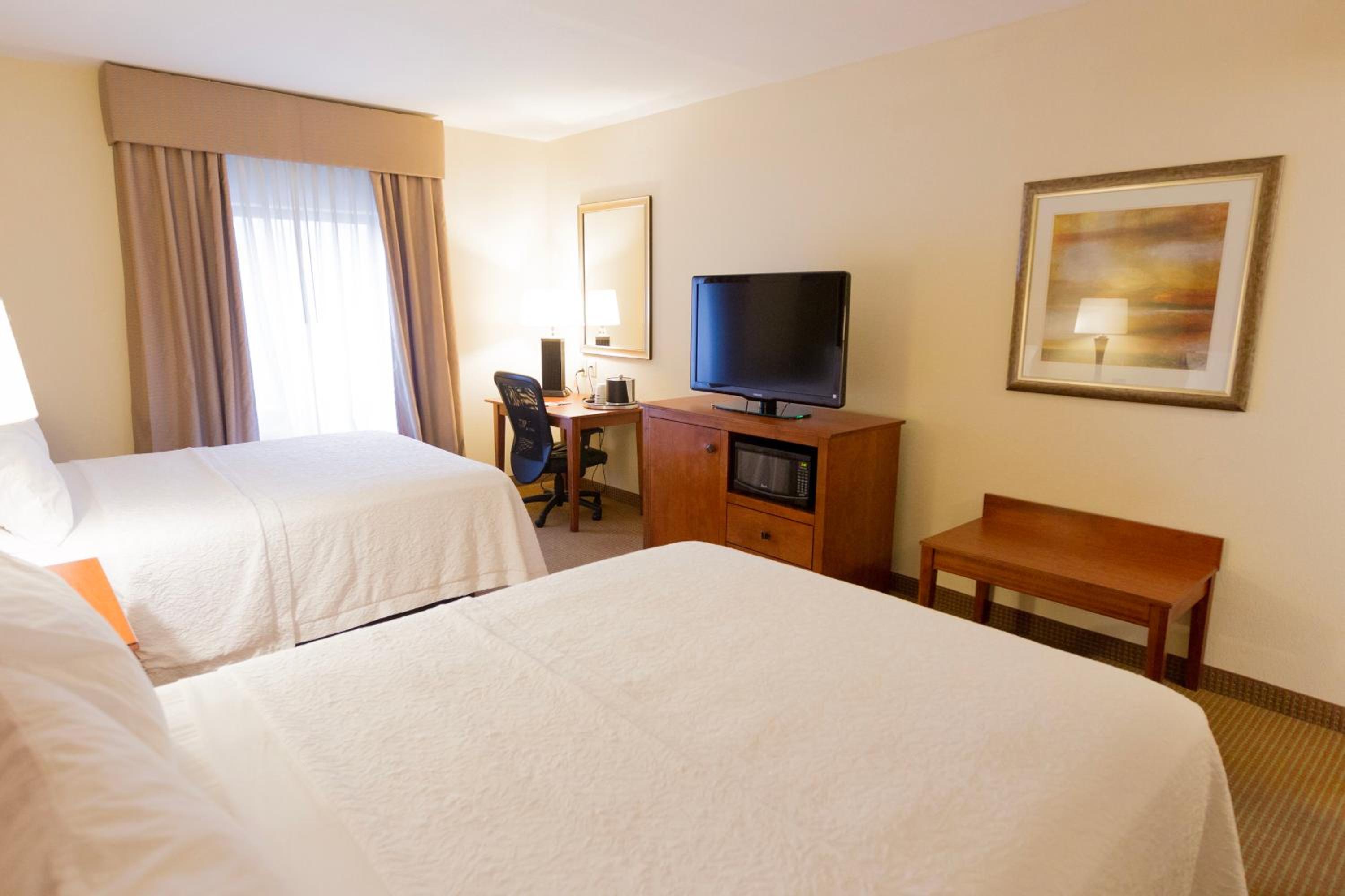 Room with Two Queen Beds - Non-Smoking