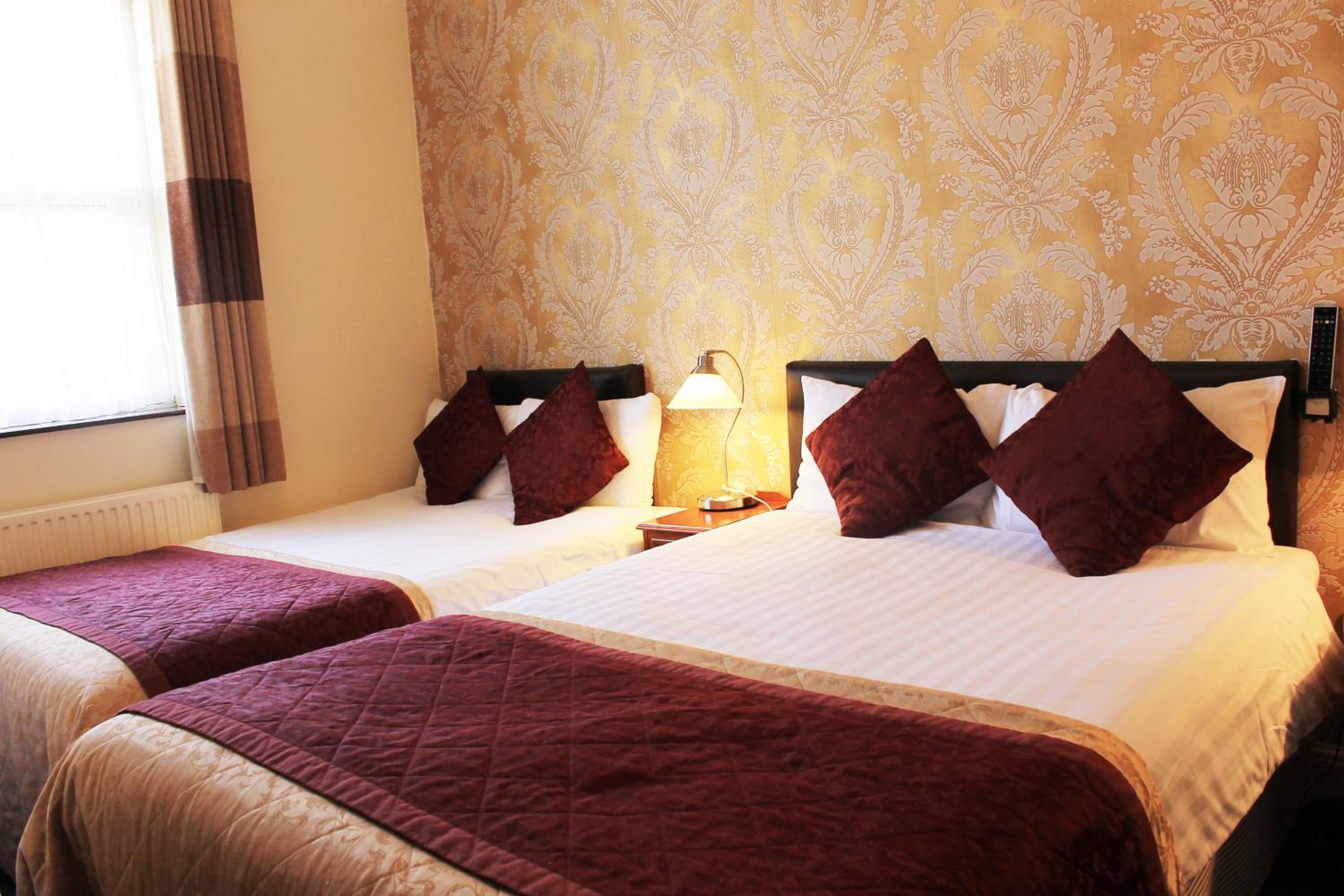 Large Twin Room photo 2