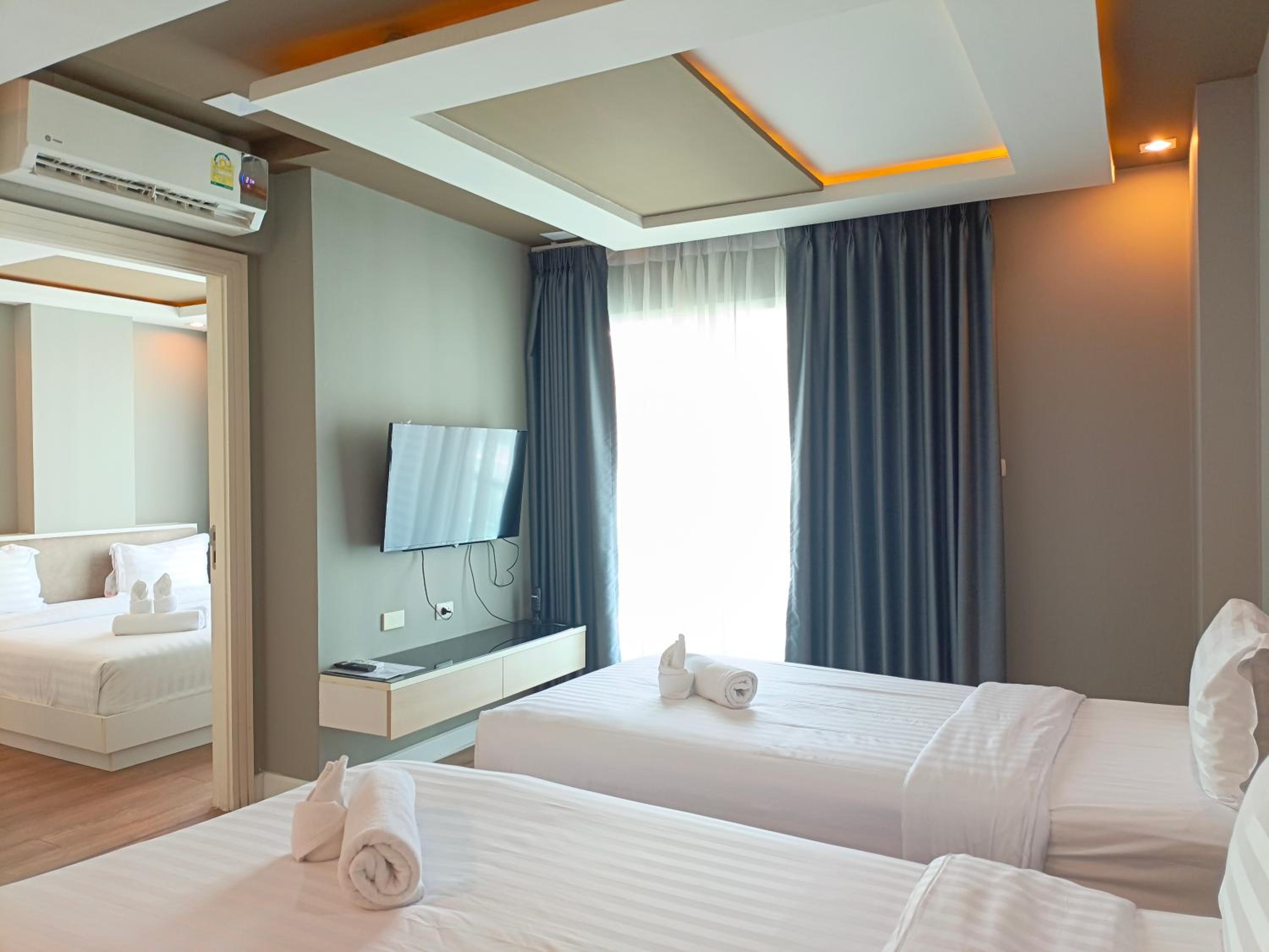 Family Suite with Balcony photo 1
