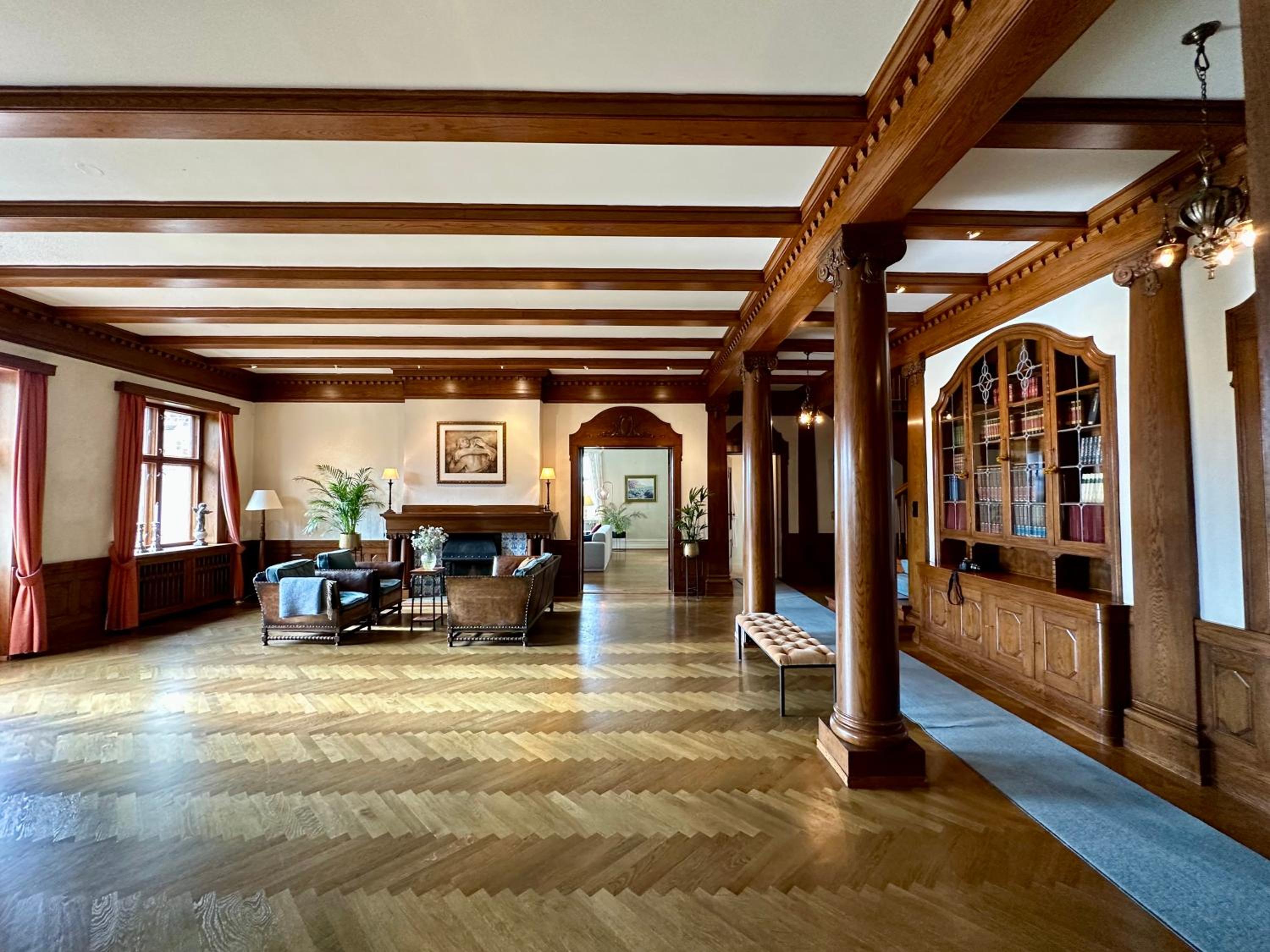 Villa photo 2