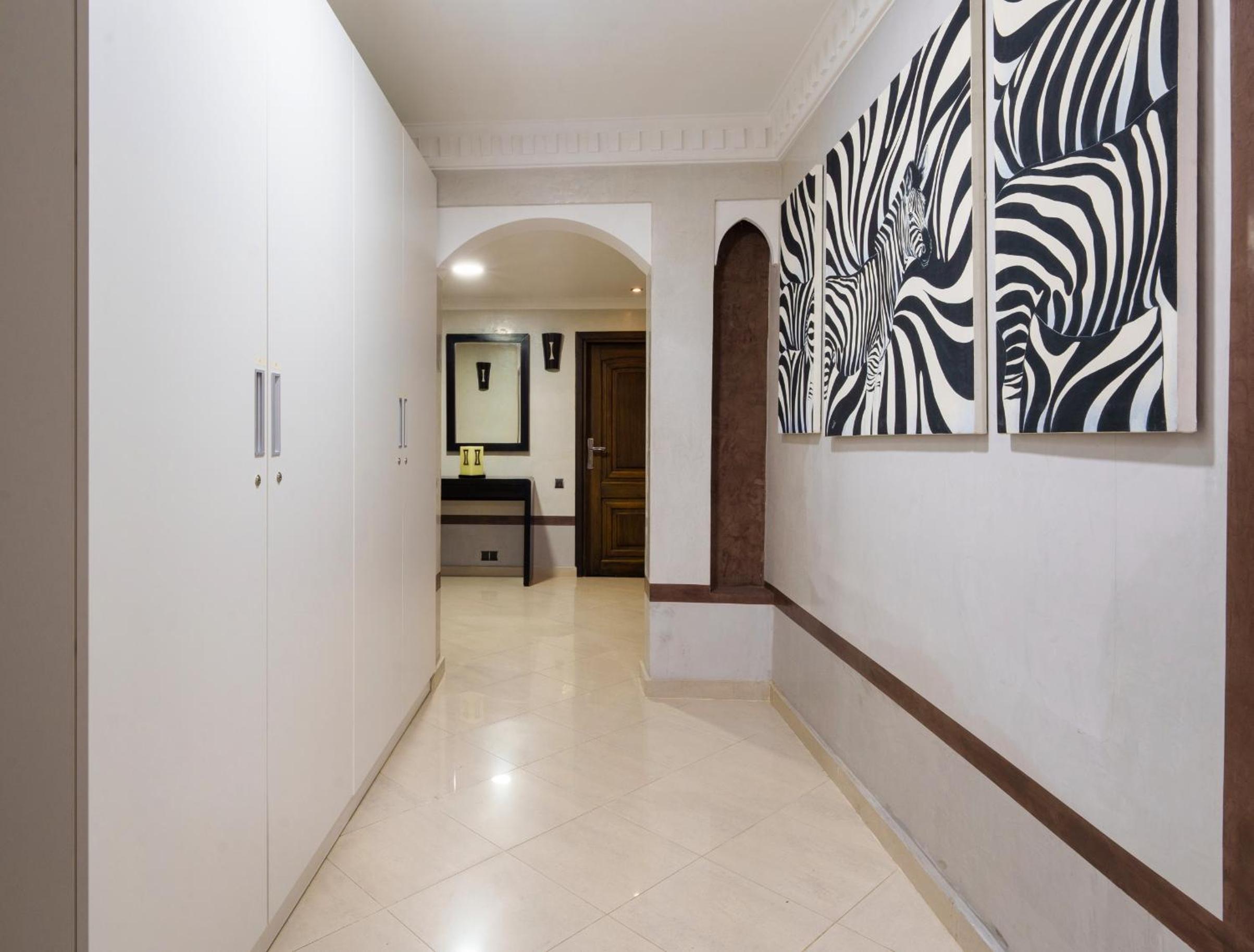 Double or Twin Room with Private External Bathroom - Photo 10