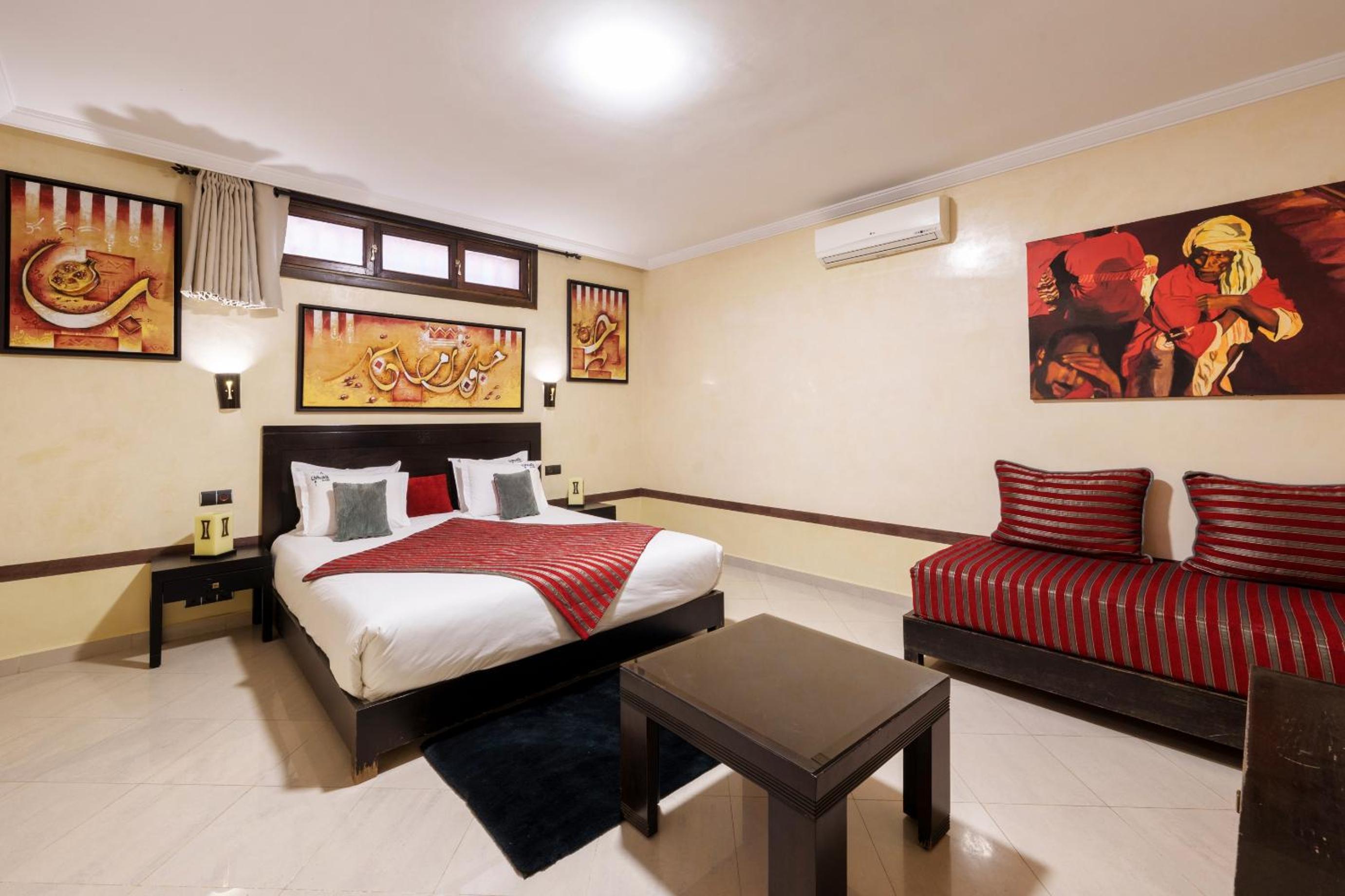 Double or Twin Room with Private External Bathroom - Photo 26
