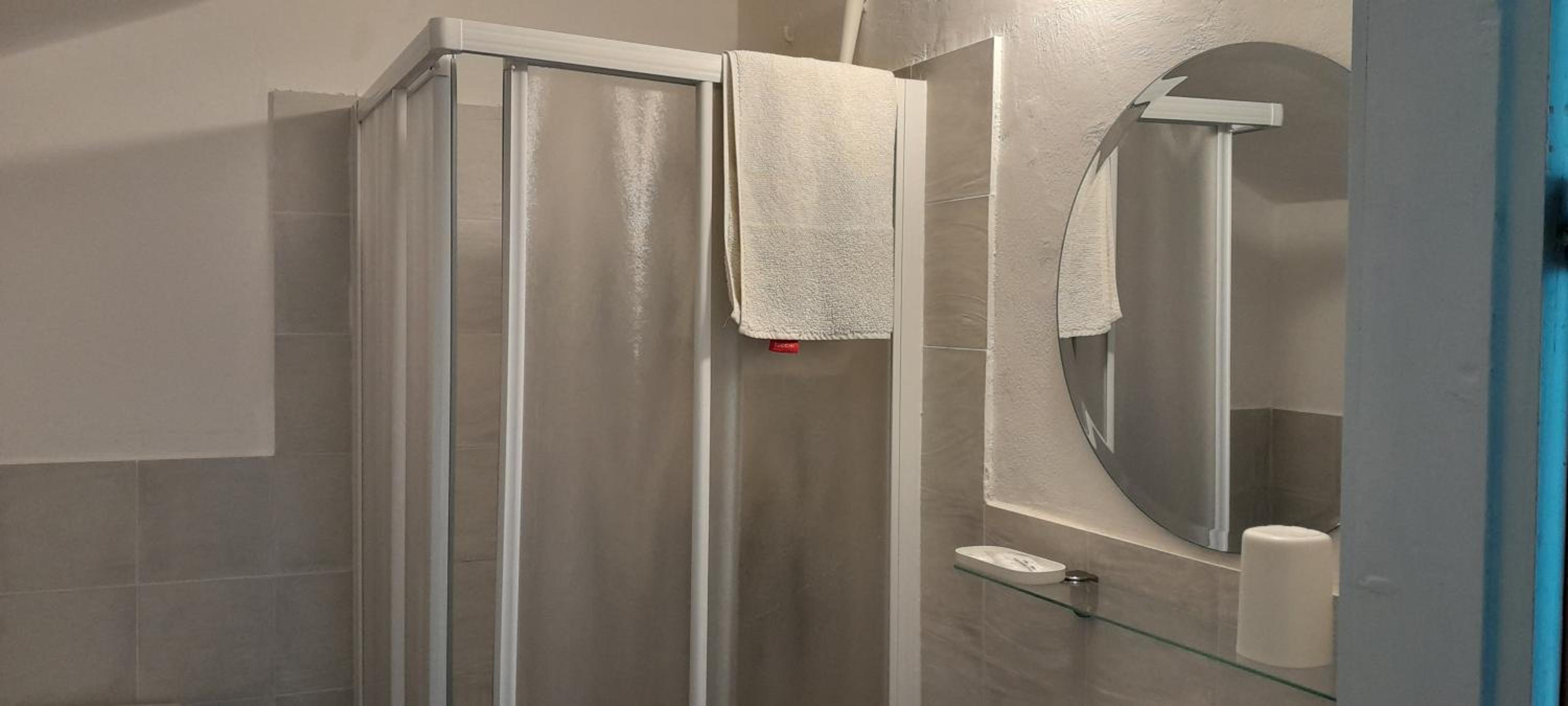 One-Bedroom Apartment - Photo 41