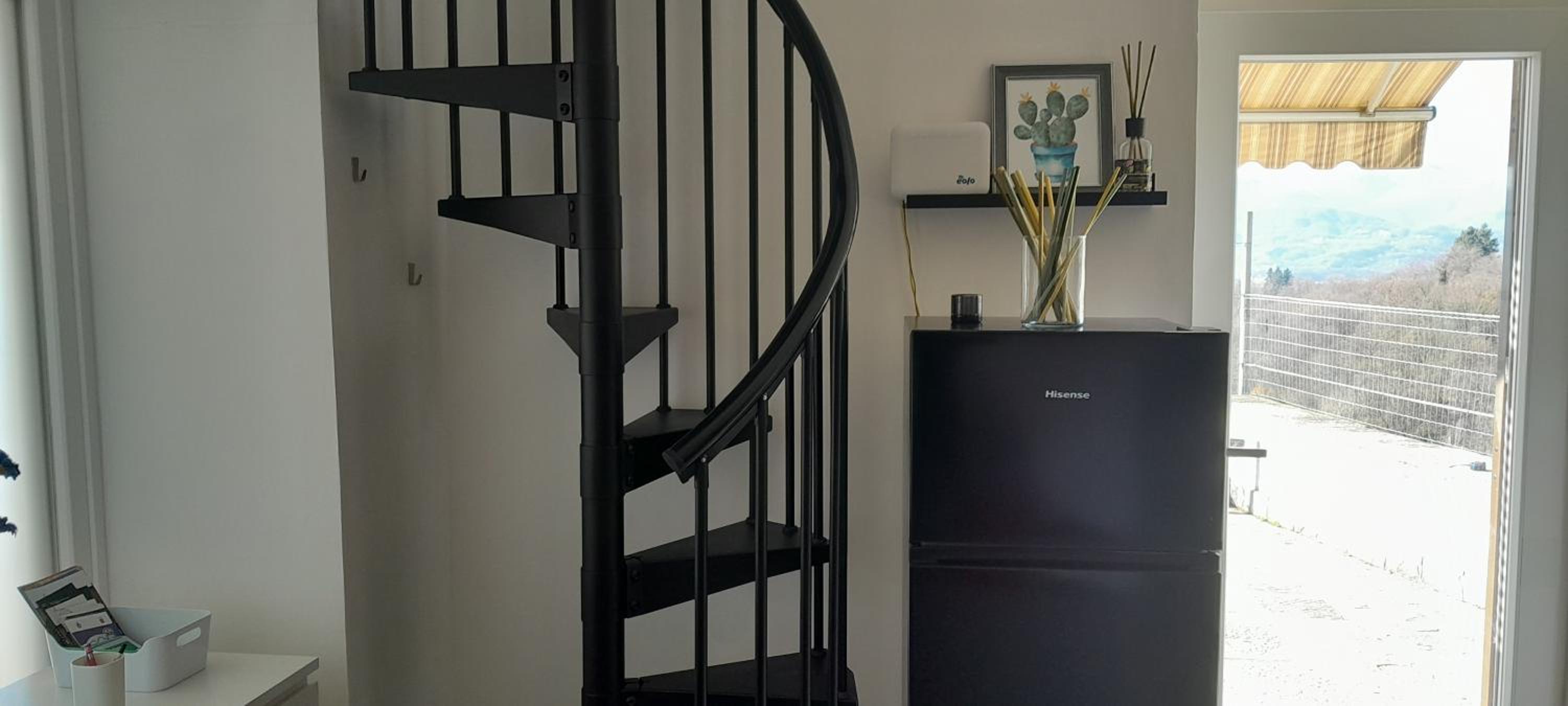 One-Bedroom Apartment - Photo 3