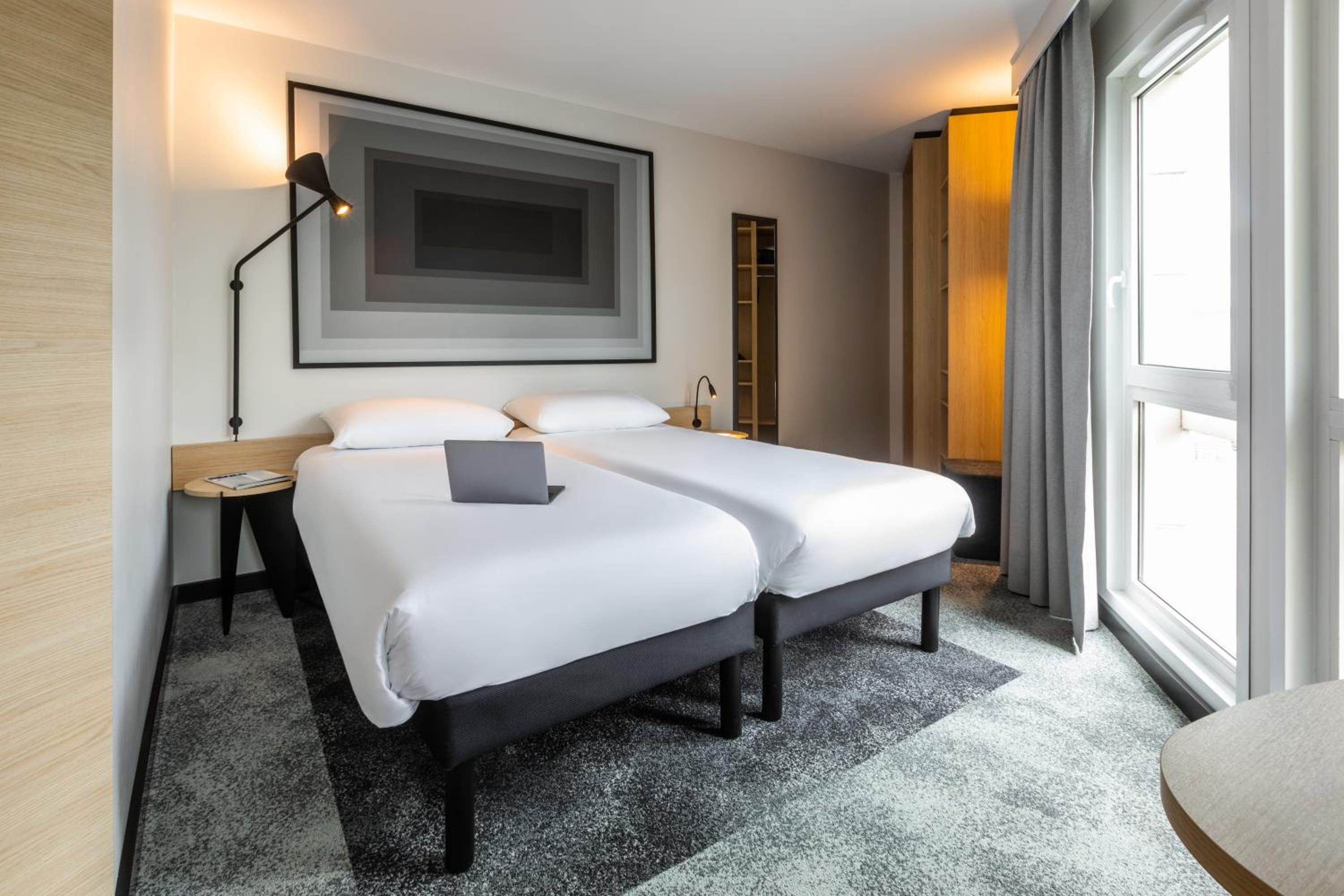 Standard Twin Room - Photo 3