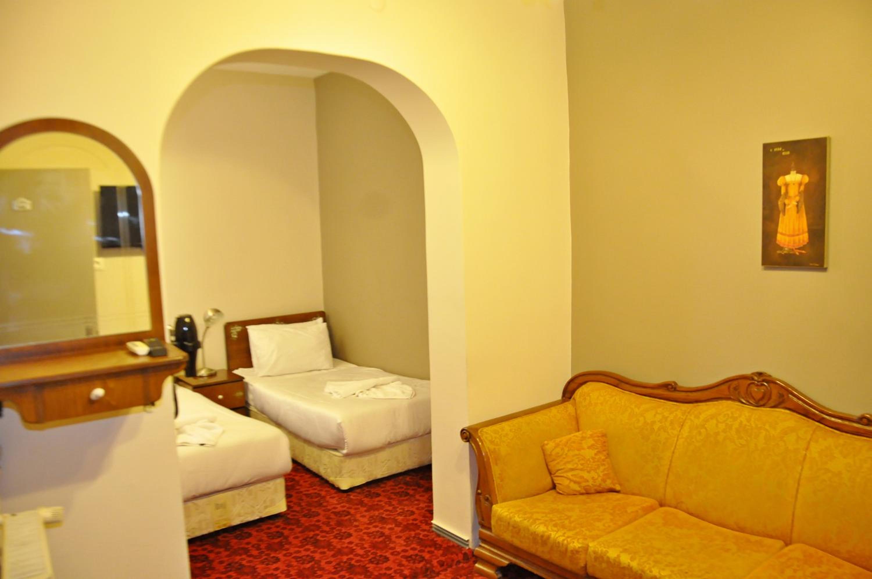 Triple Room with Private Bathroom photo 1