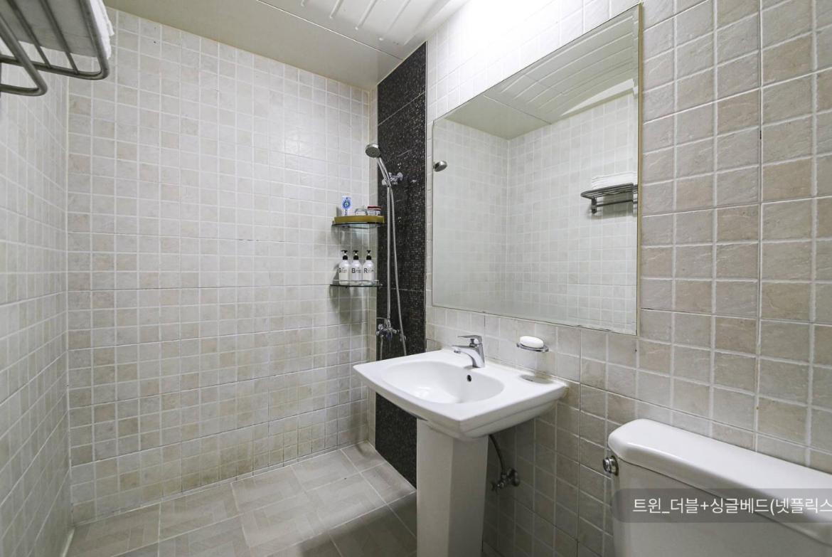Deluxe Twin Room photo 3