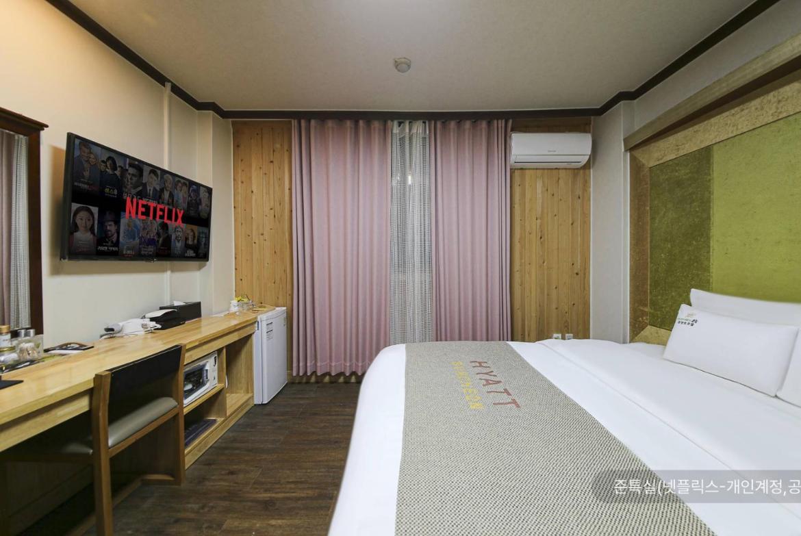 Deluxe Double Room photo 3