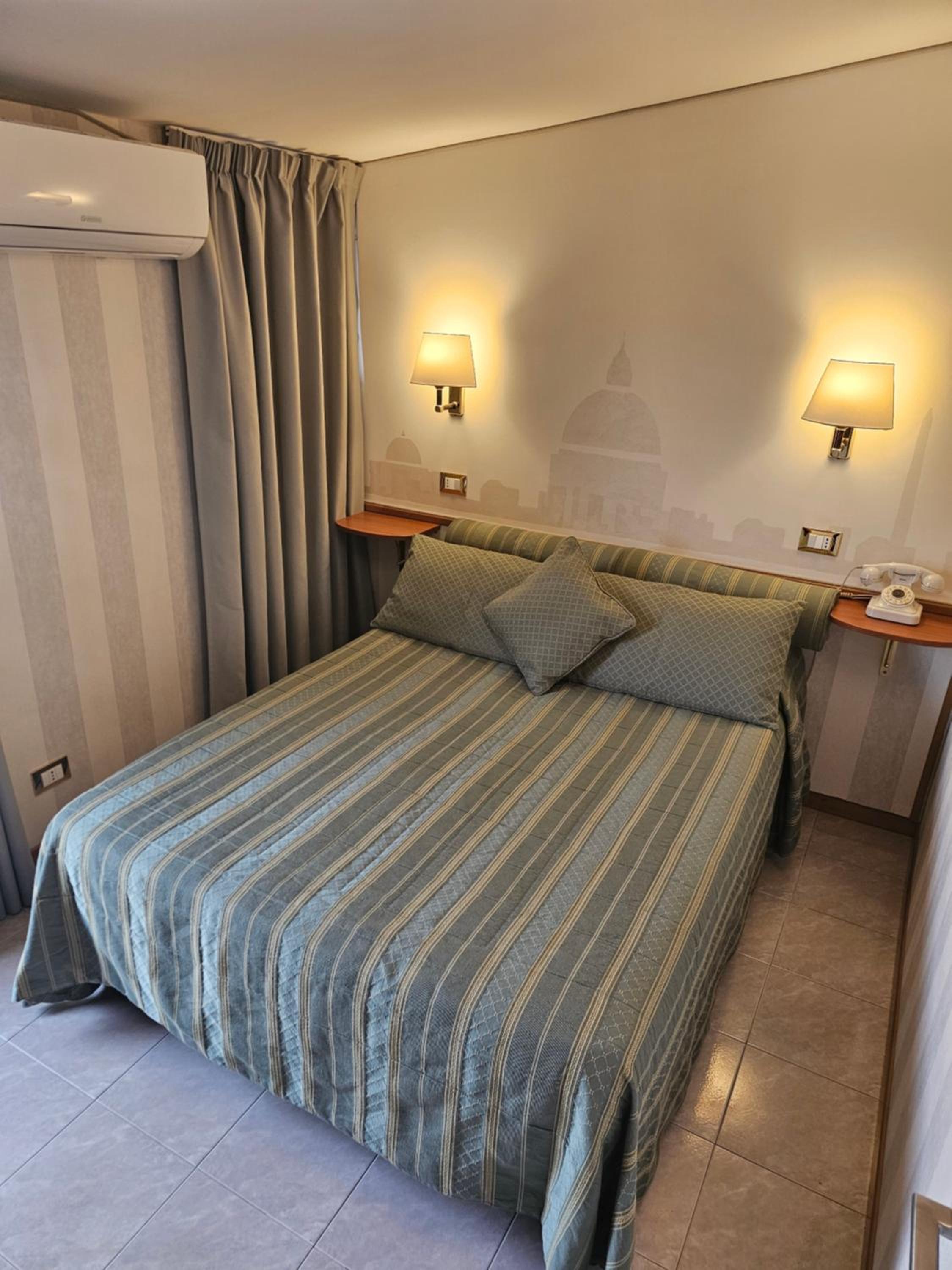 Small Double Room photo 3
