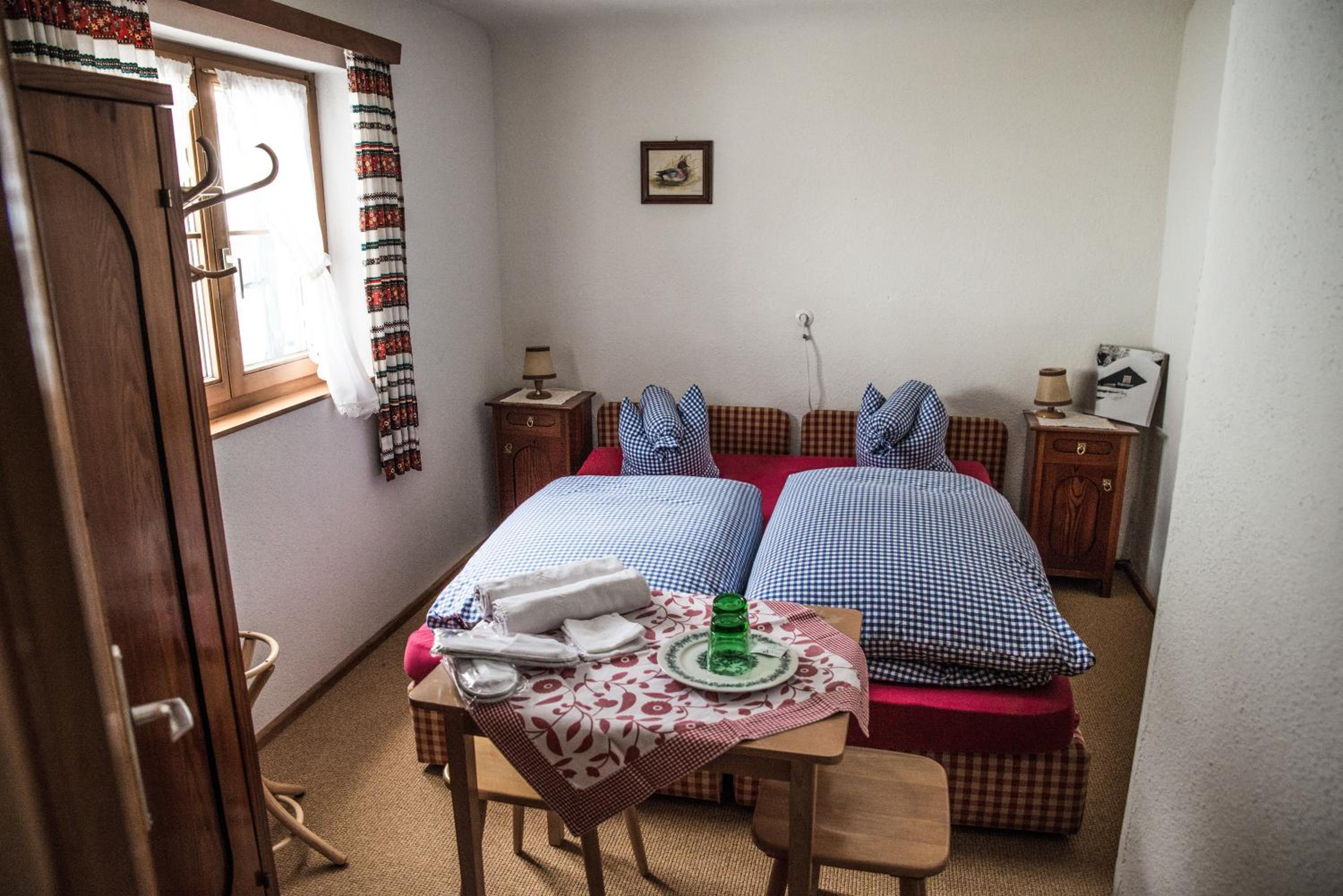 Double Room with Toilet in Hallway photo 1
