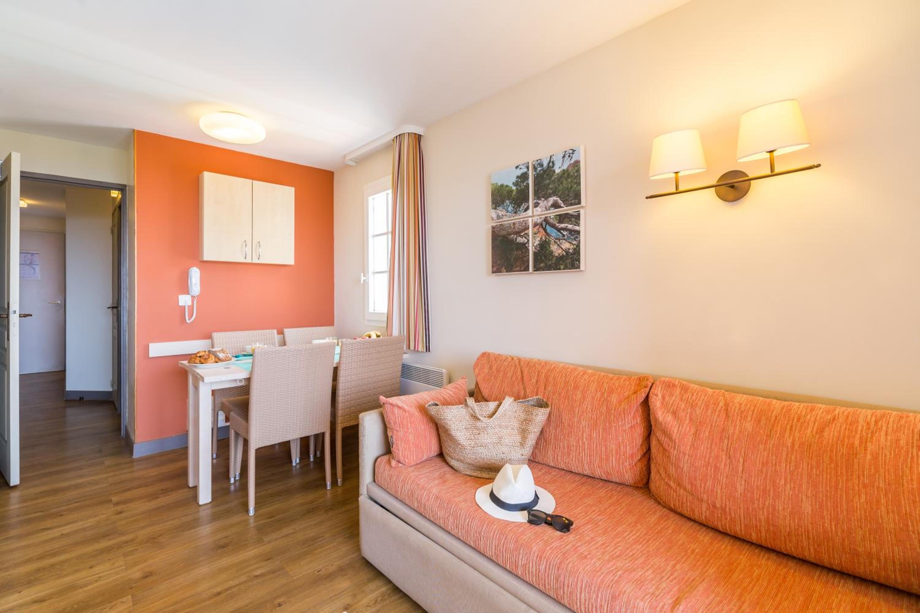 Standard One-Bedroom Apartment with Terrace (5 People) - Sea View